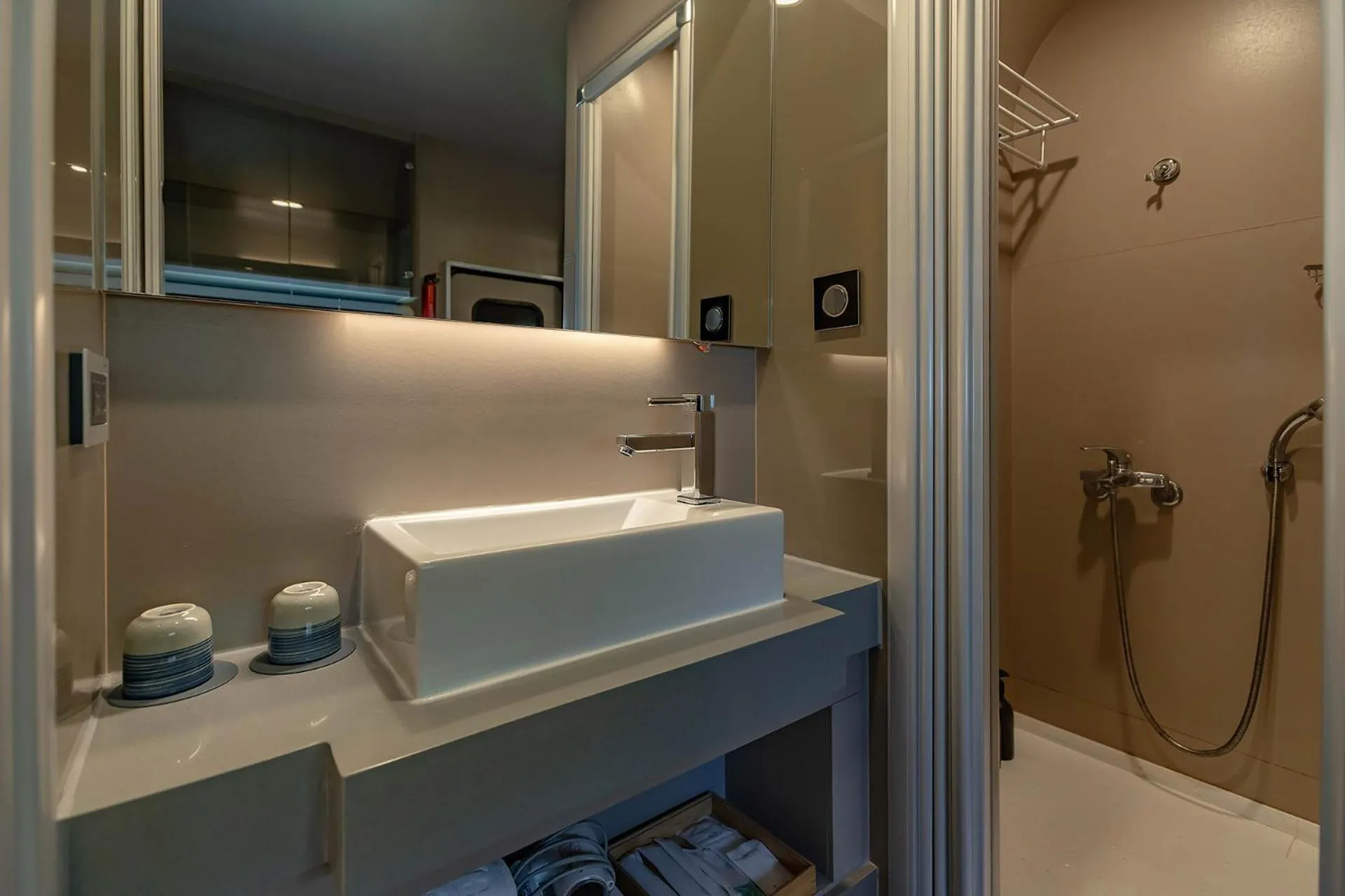 Tudor Dynasty Homestay