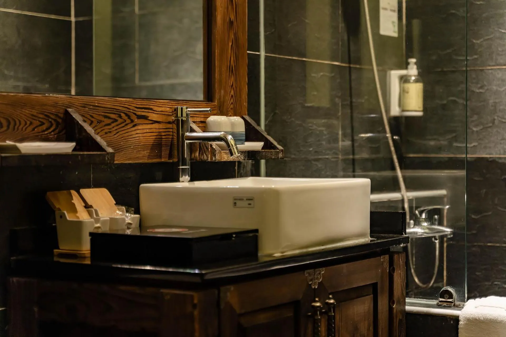 Tudor Dynasty Homestay