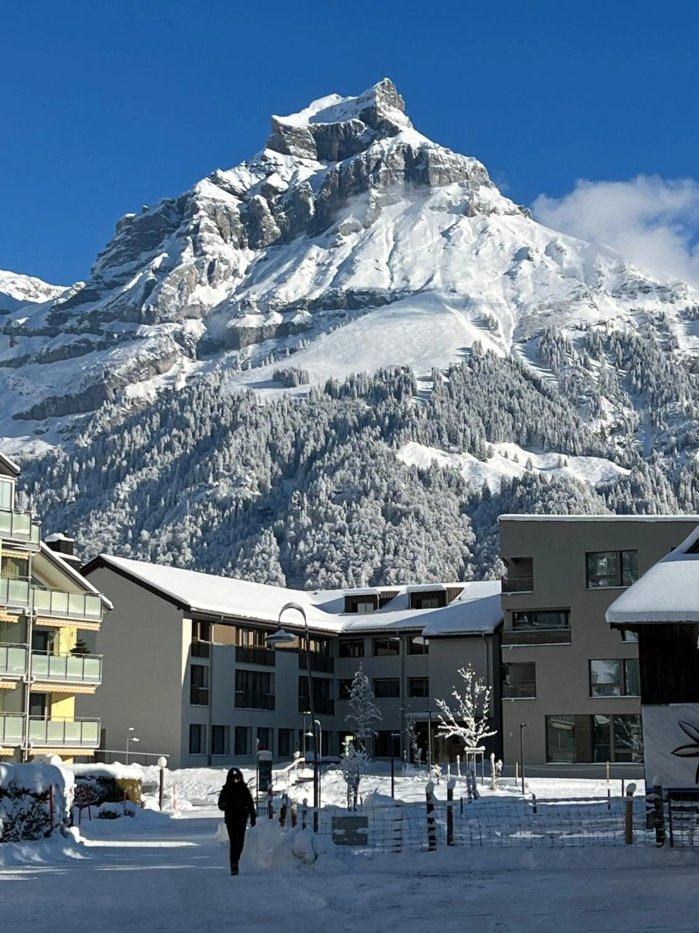 Neighbourhood in GRAND your home with common kitchens with self check-in