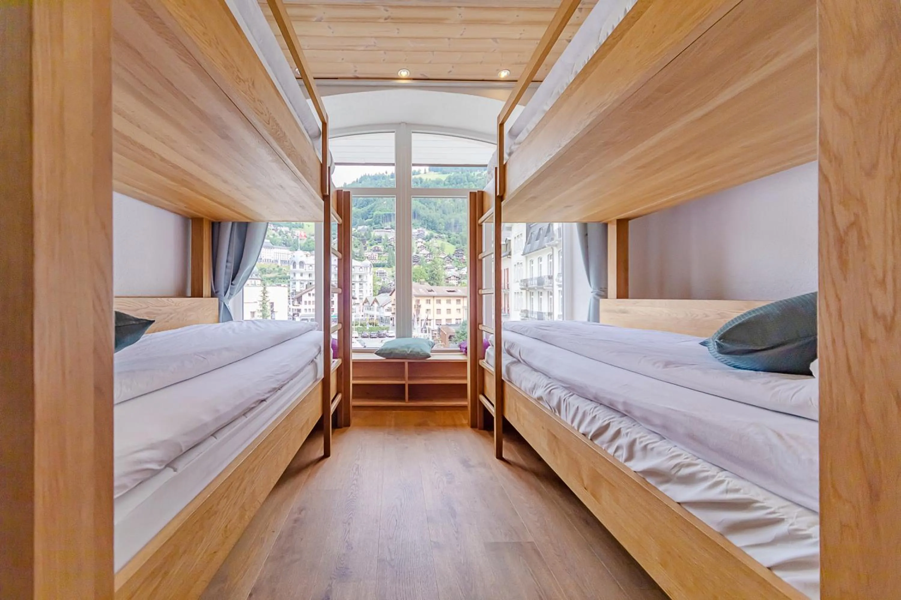 Bed in GRAND your home with common kitchens with self check-in