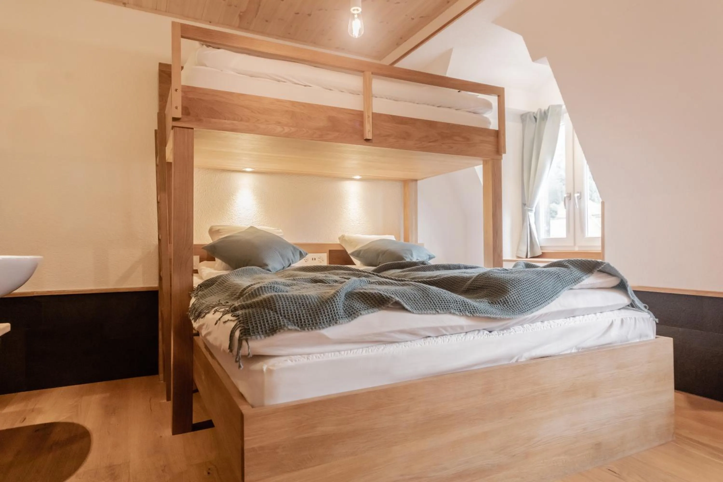 Bed in GRAND your home with common kitchens with self check-in