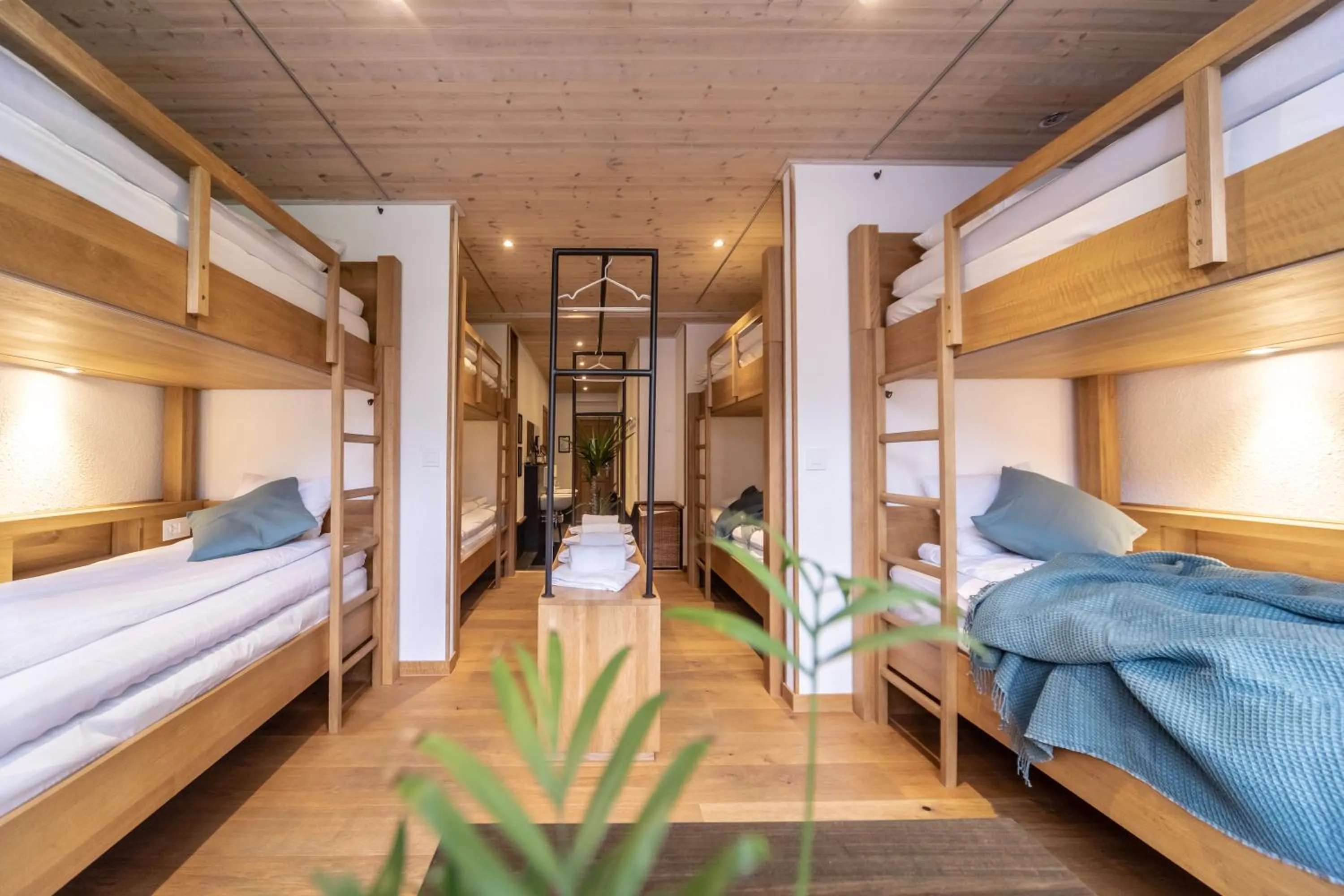 bunk bed, Bed in GRAND your home with common kitchens with self check-in