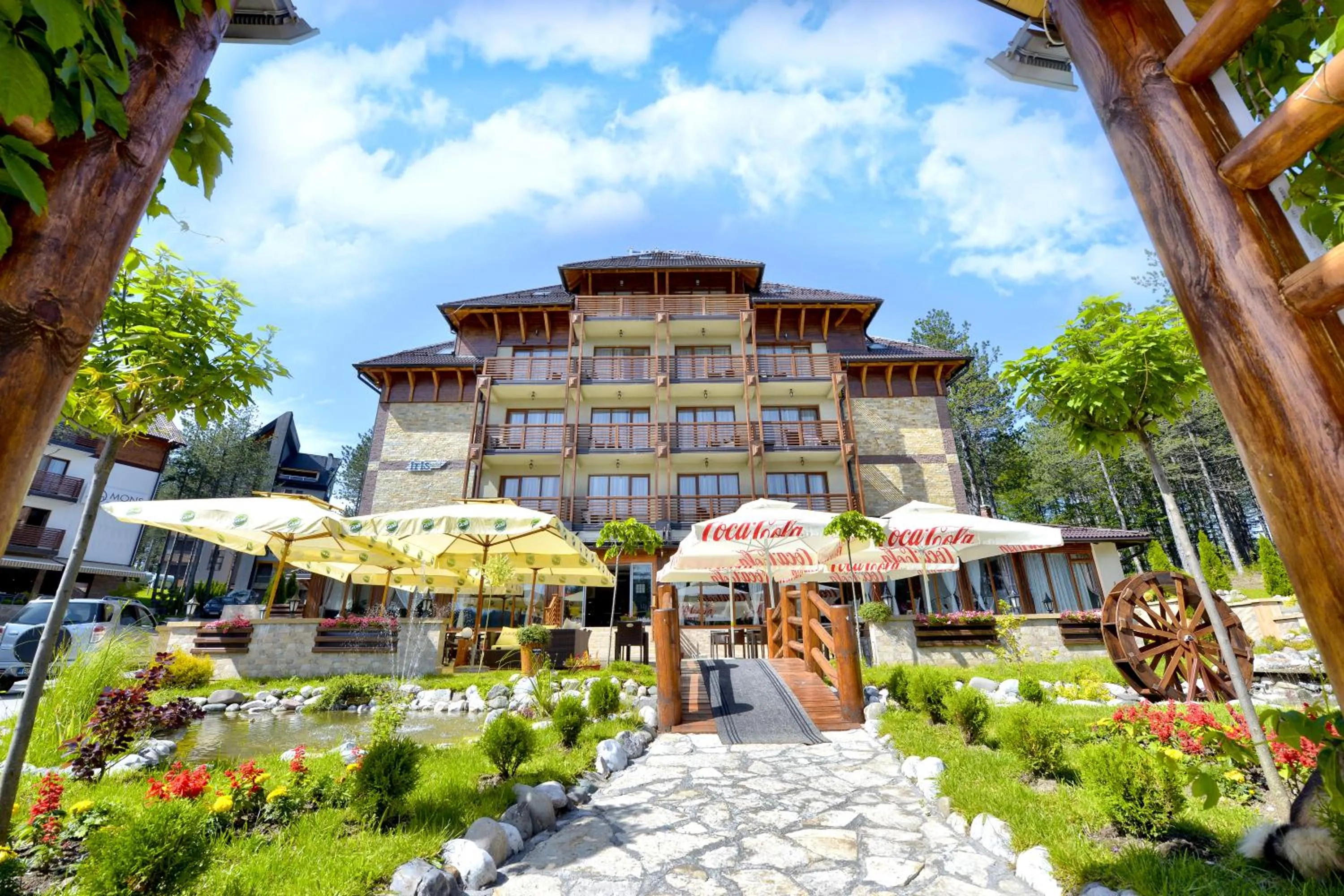 Facade/entrance in Hotel Iris