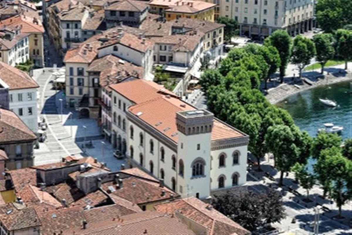City view in B&B Como Lake Cottage