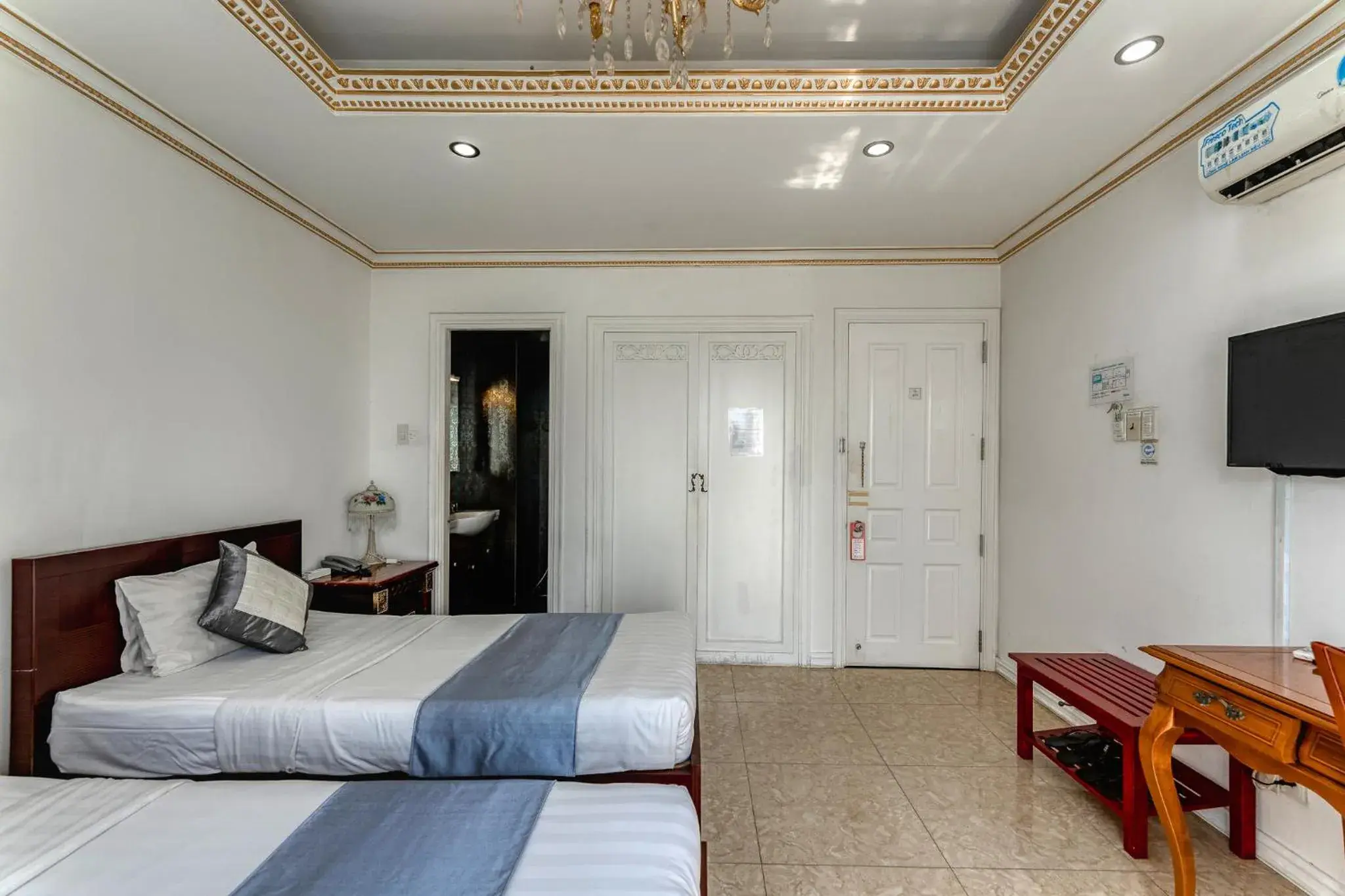 Superior Twin Room with City View in Happy Land Hotel Superior Twin Room with City View in Happy Land Hotel