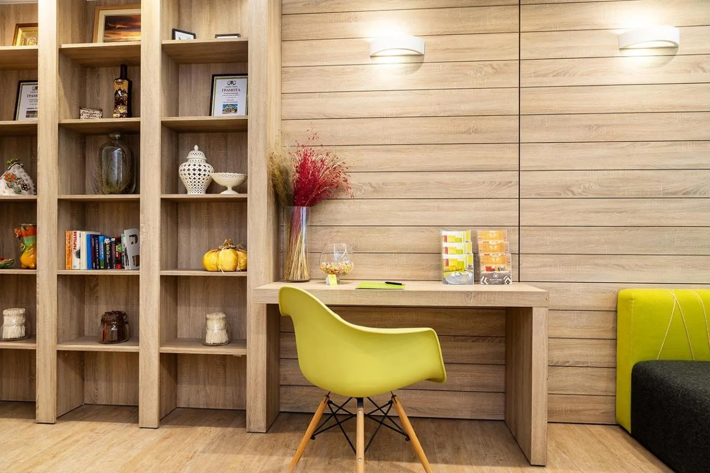 Lobby or reception in Hotel Compliment