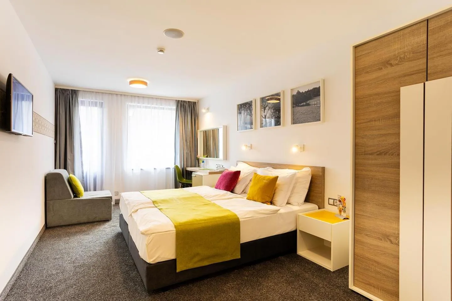 Bed in Hotel Compliment