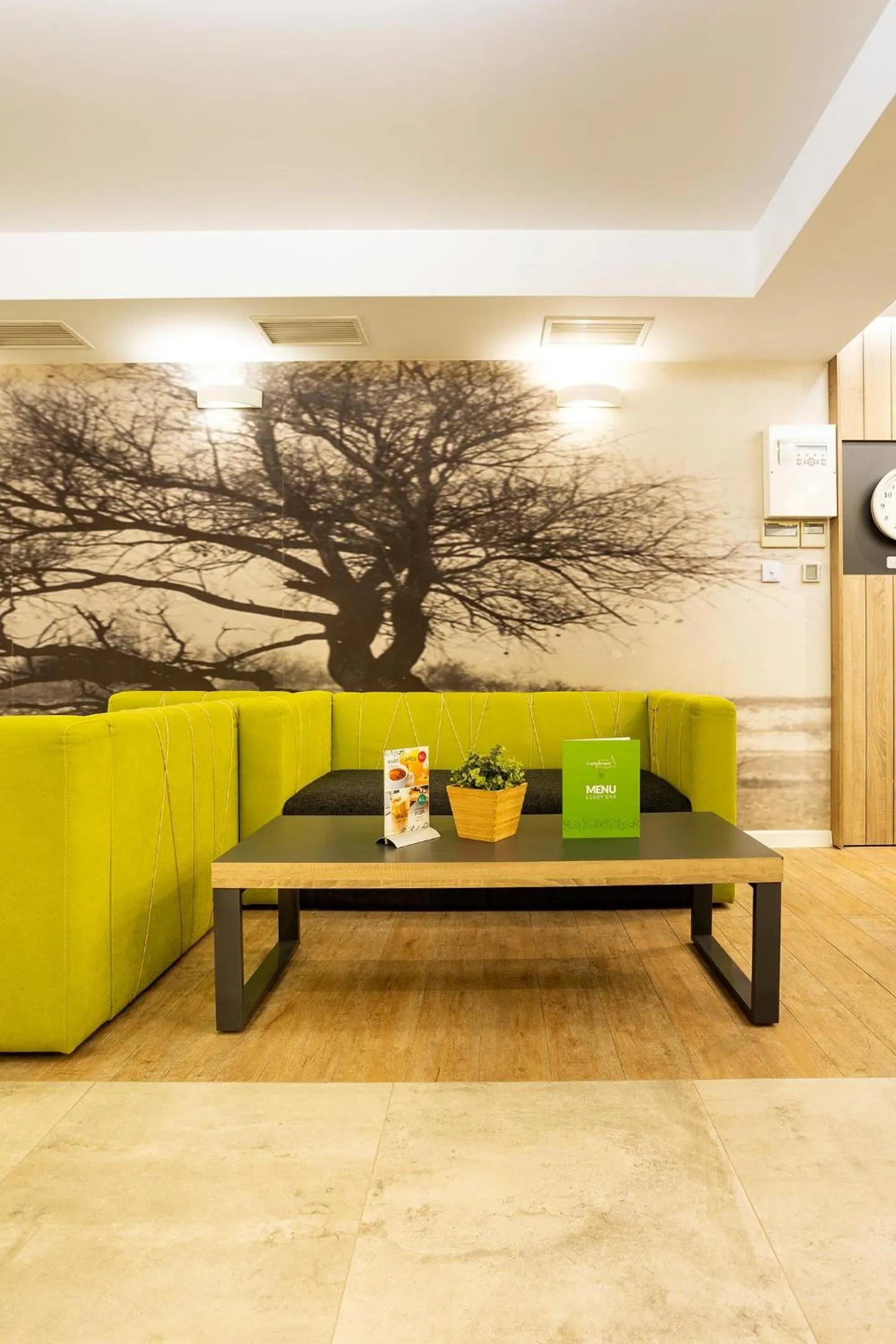 Lobby or reception in Hotel Compliment