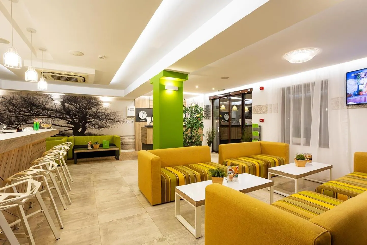 Lobby or reception in Hotel Compliment