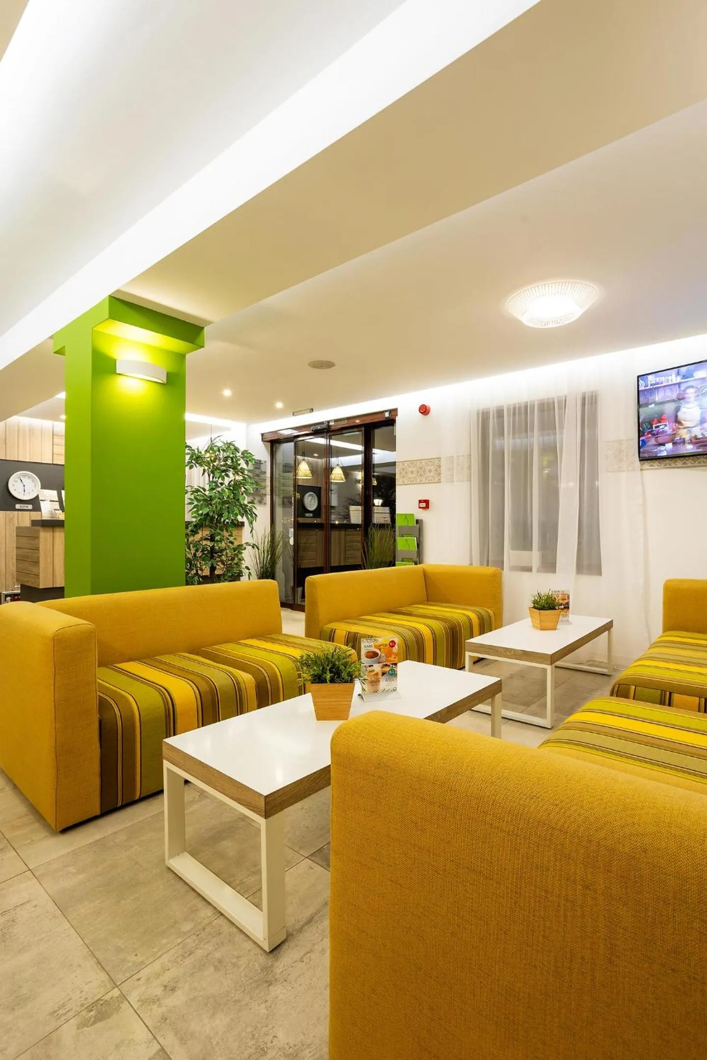 Lobby or reception in Hotel Compliment