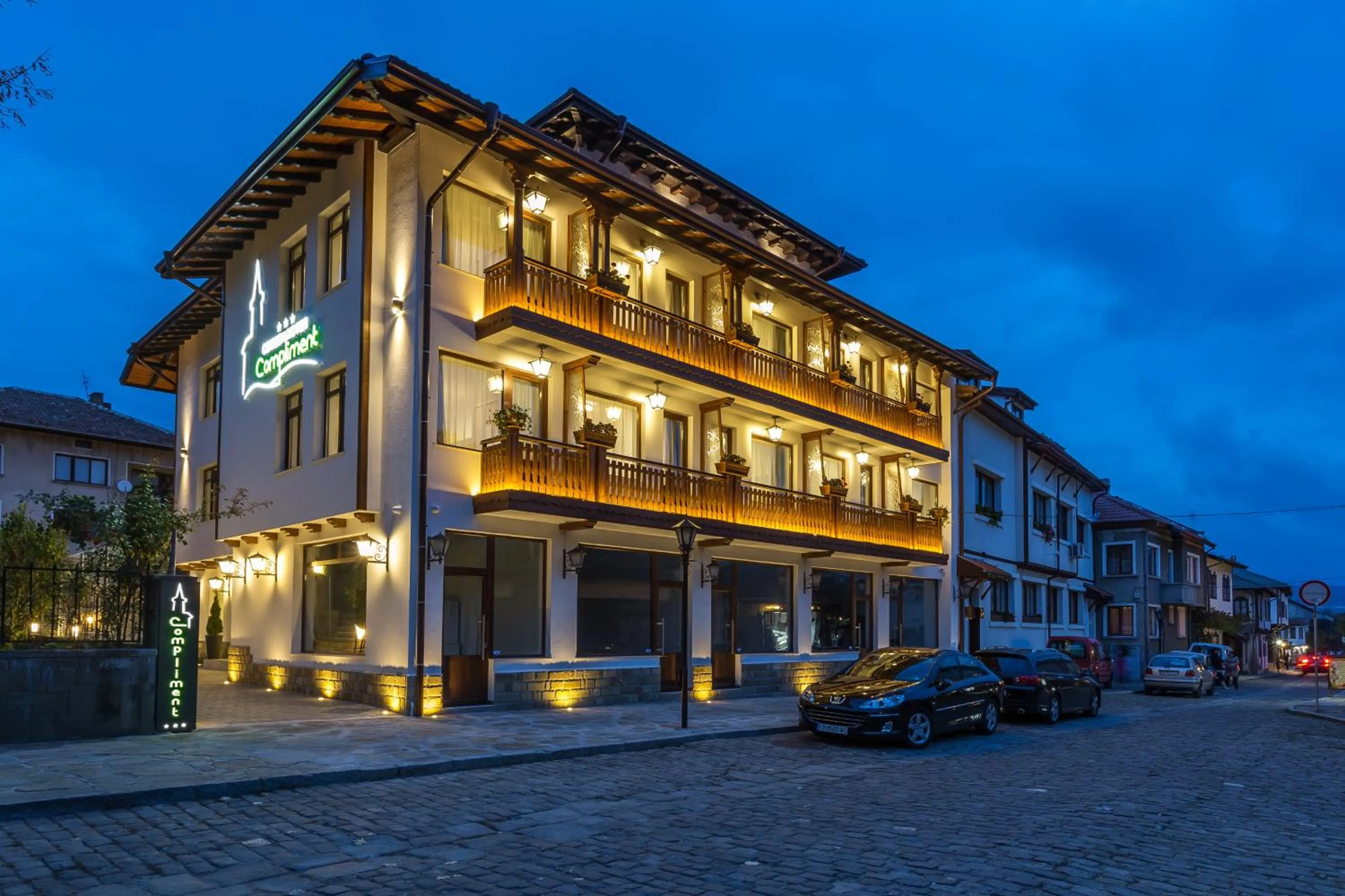Facade/entrance in Hotel Compliment