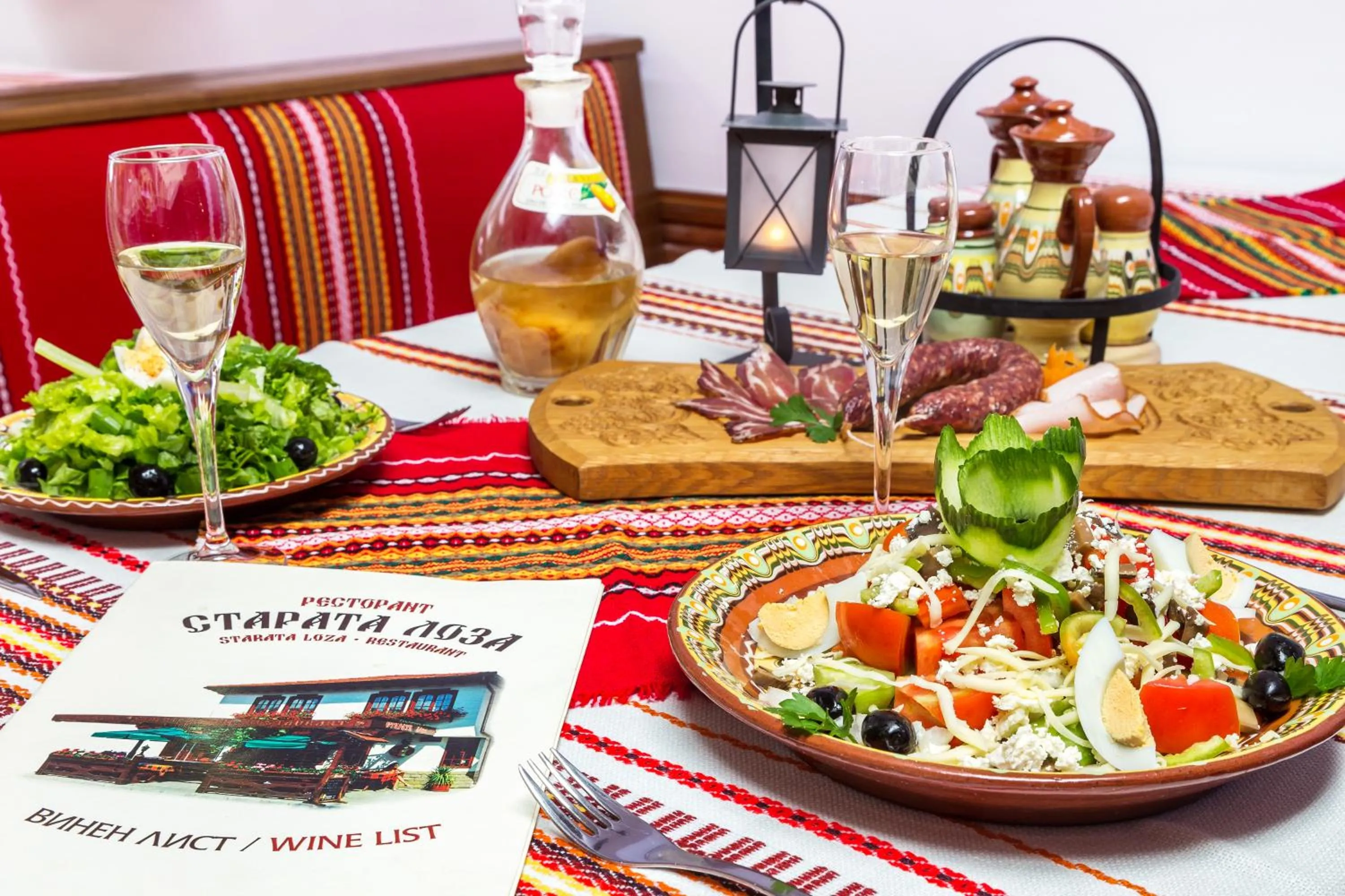 Restaurant/places to eat in Hotel Compliment