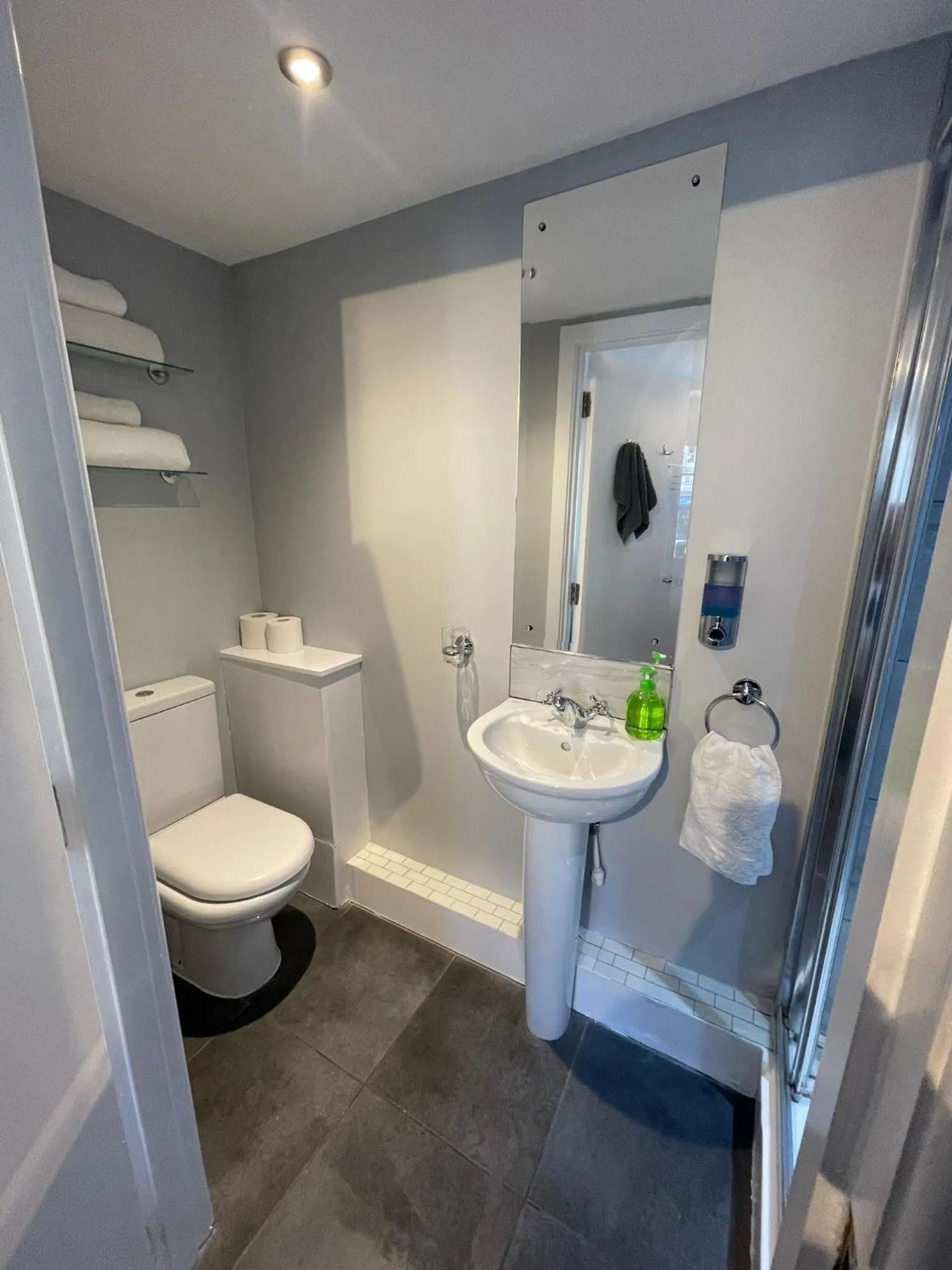 Bathroom in Black Bull with Rooms upper