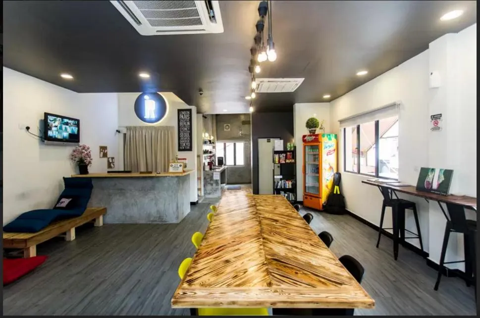 Staff in Revopackers Beds and Bunks