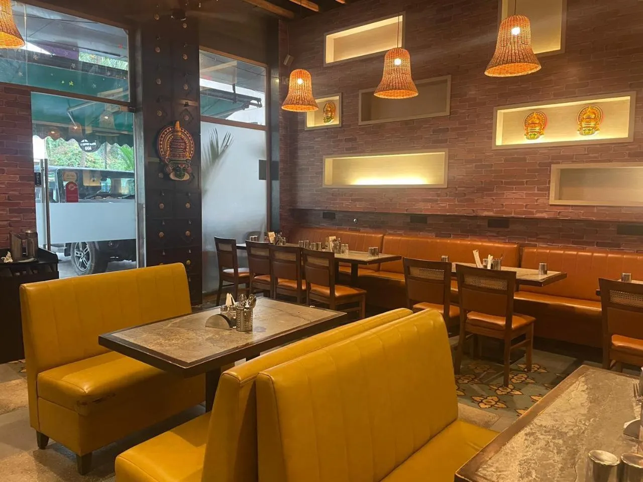 Restaurant/places to eat in Zense Candolim