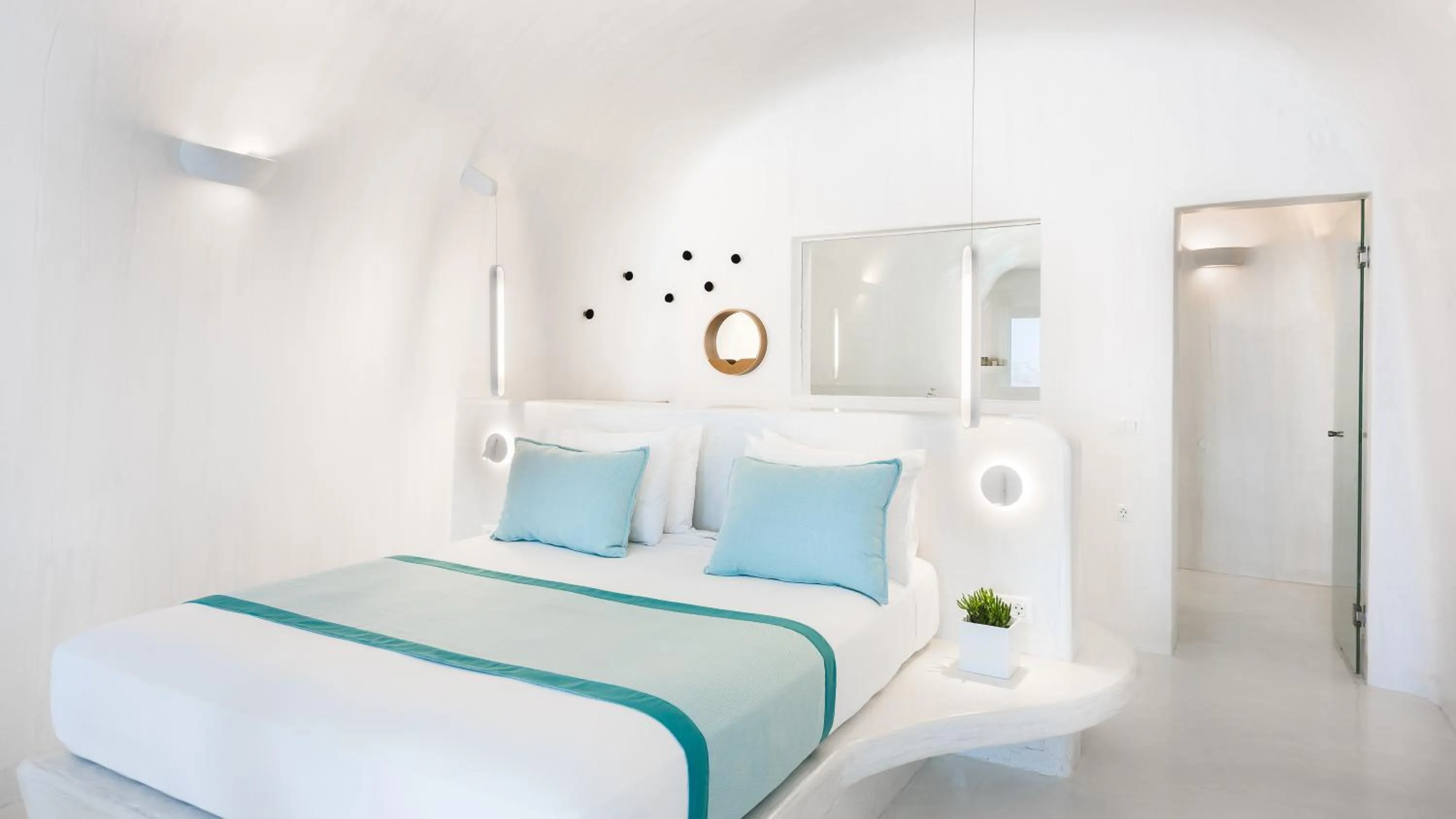 Bed in Maregio Suites