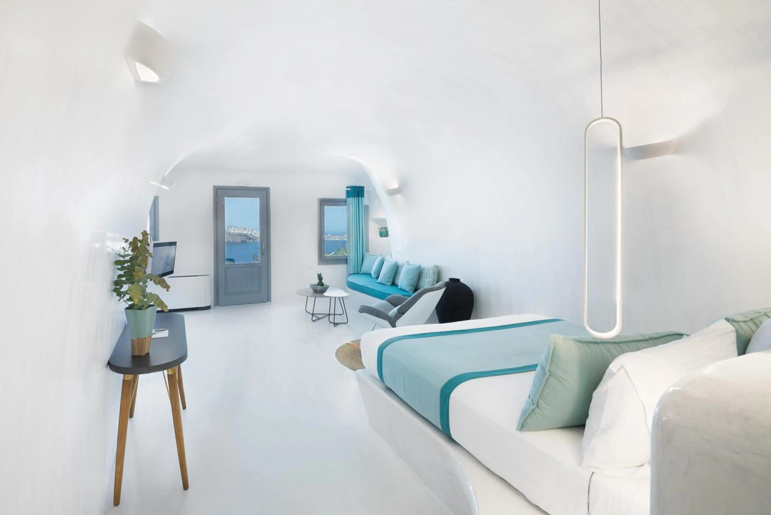 Bed in Maregio Suites