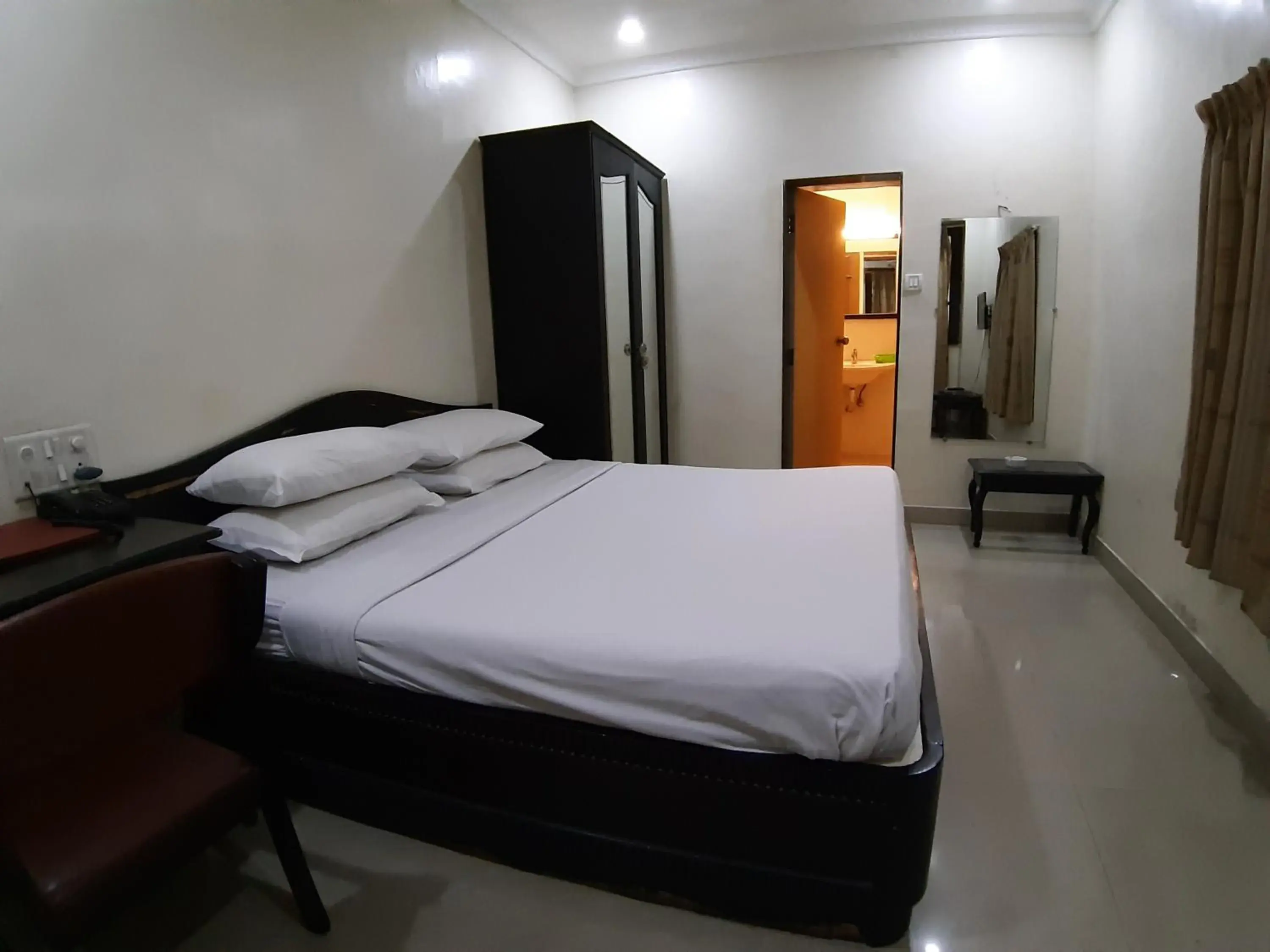 Photo of the whole room, Bed in Hotel Ritz Photo of the whole room, Bed in Hotel Ritz