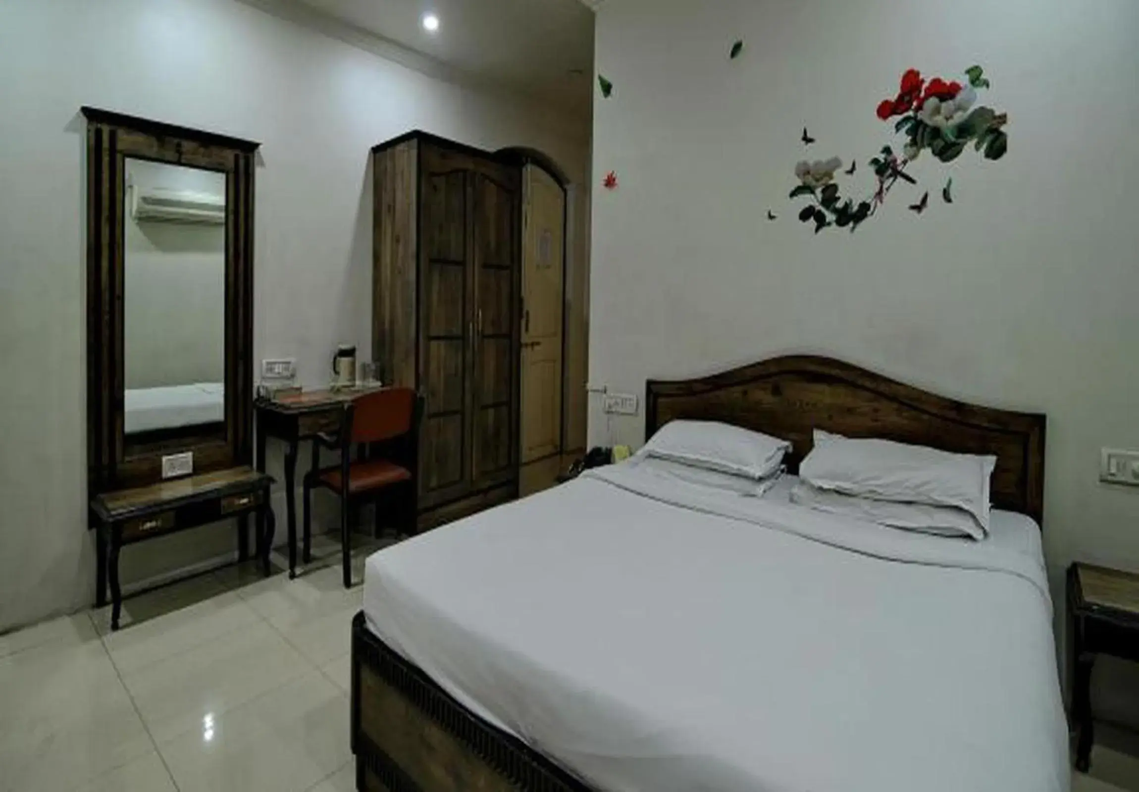 Bedroom, Bed in Hotel Ritz Bedroom, Bed in Hotel Ritz