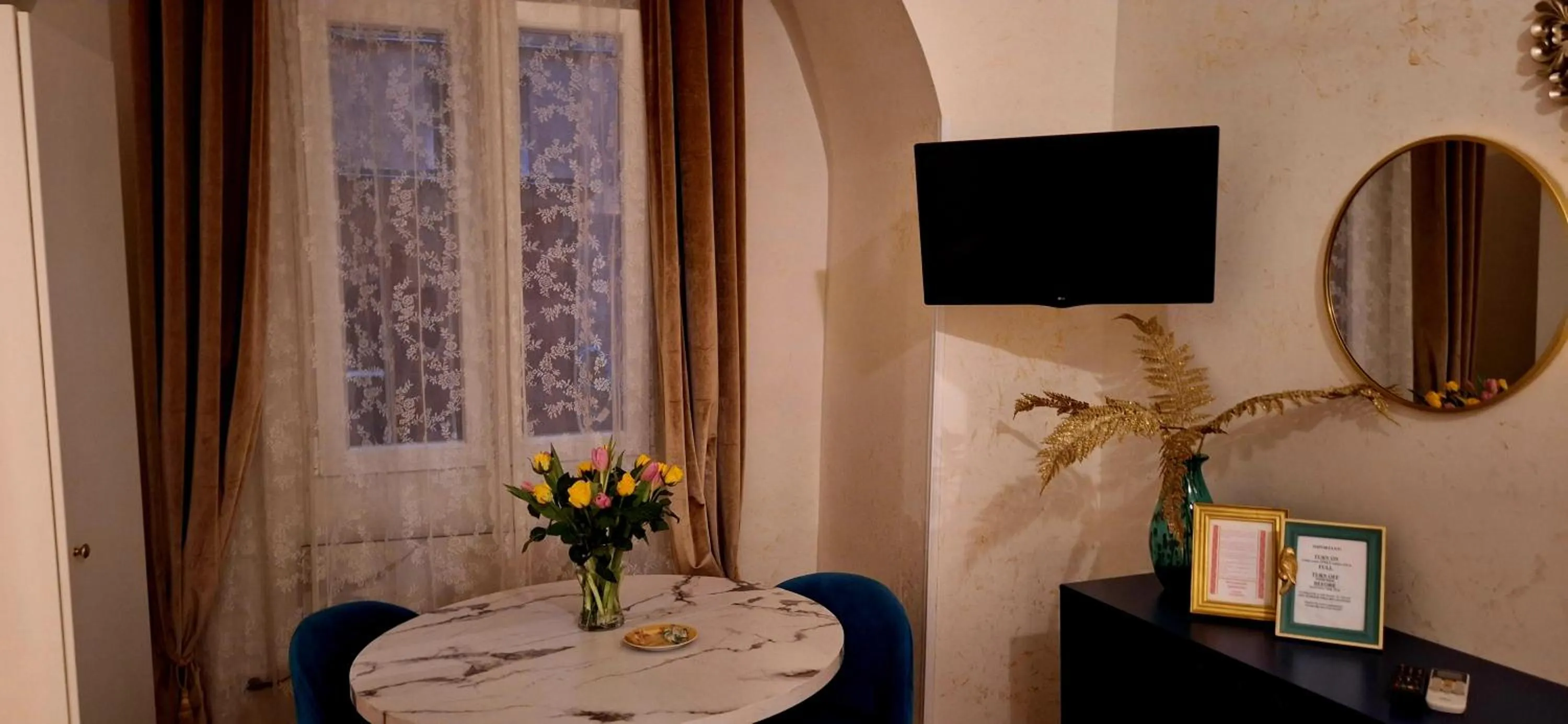 TV and multimedia in Ingrami Suites and Spa