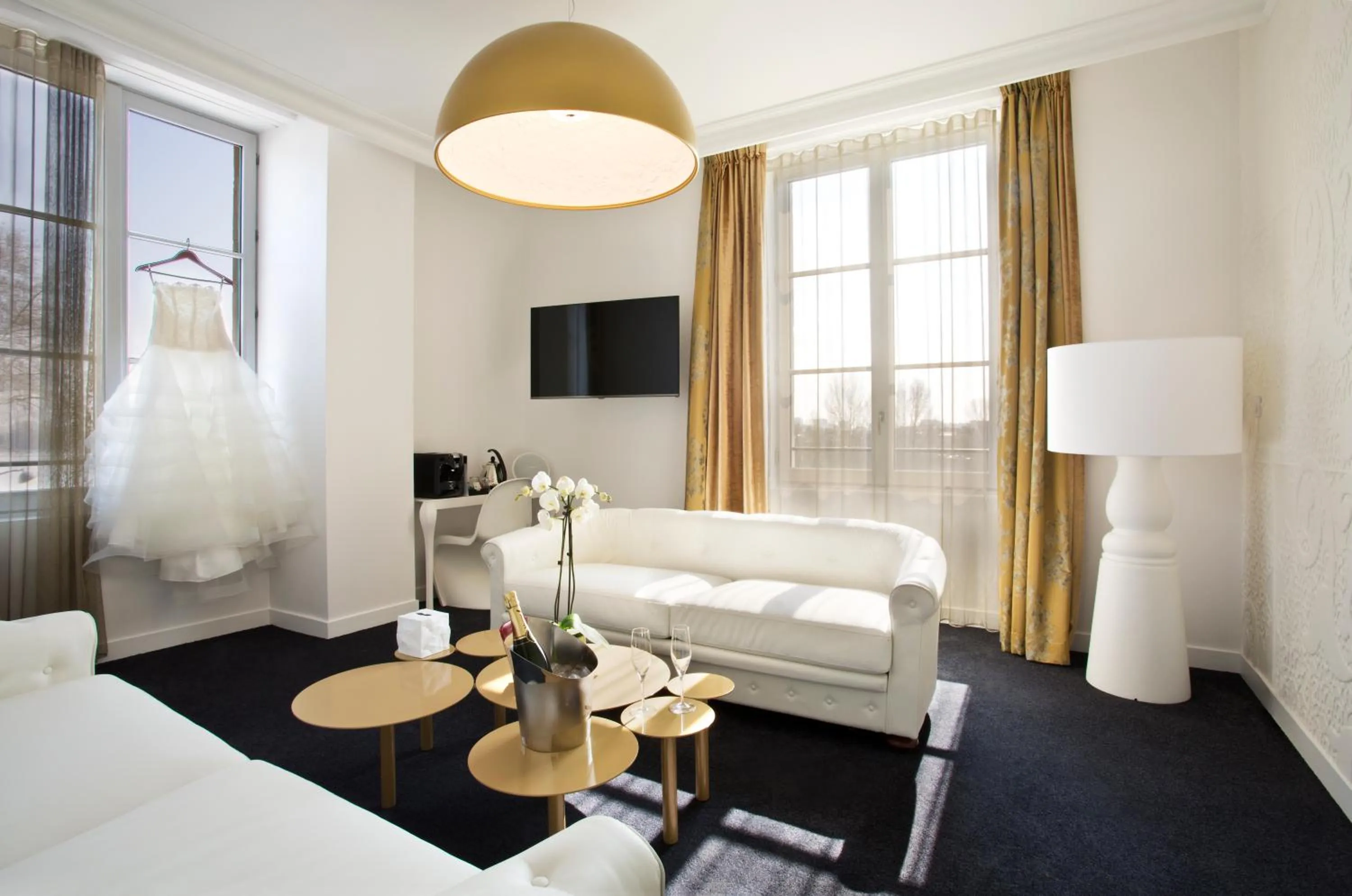 Living room, Bed in Empreinte Hotel & Spa