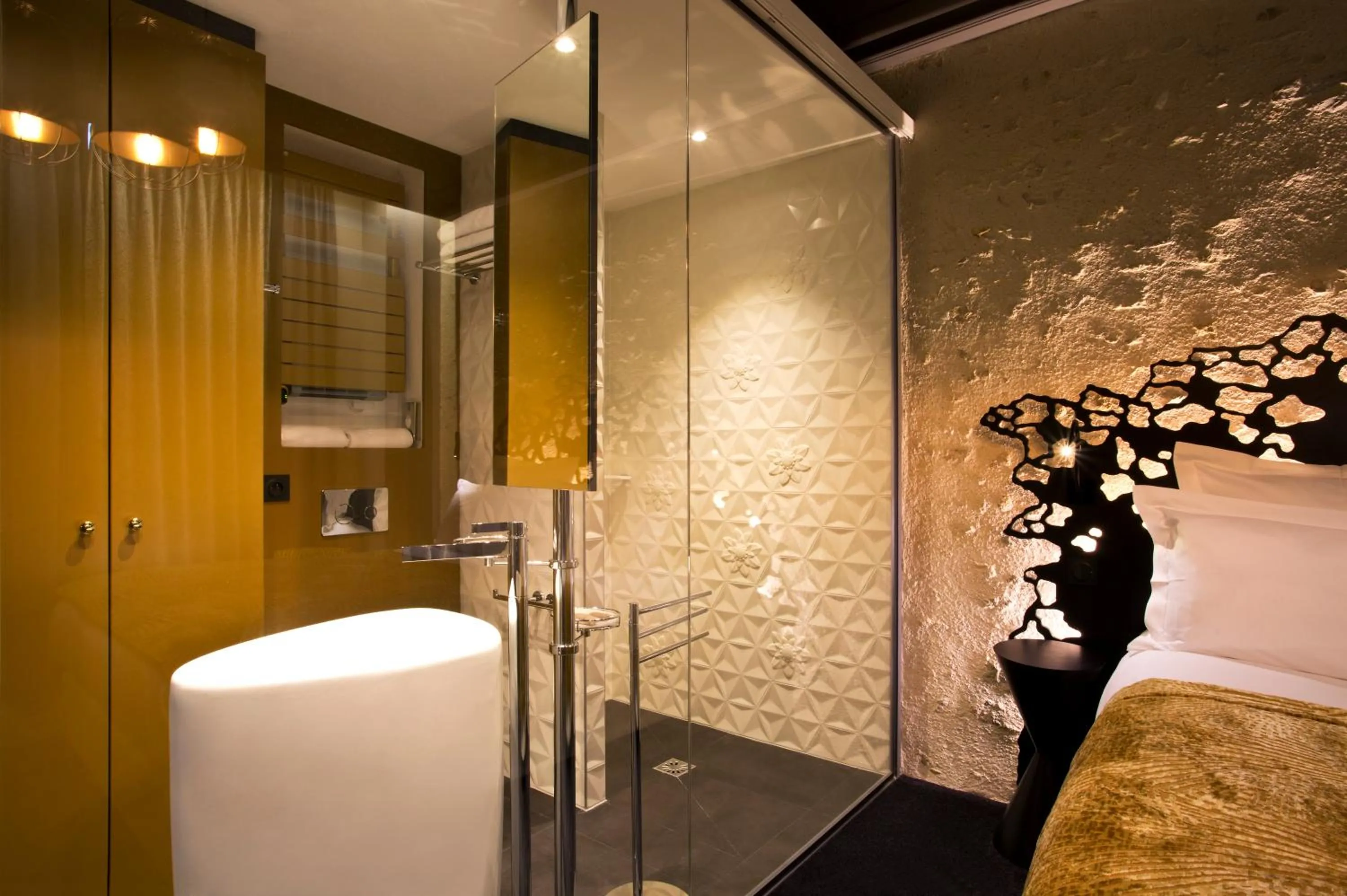 Bathroom, Bed in Empreinte Hotel & Spa