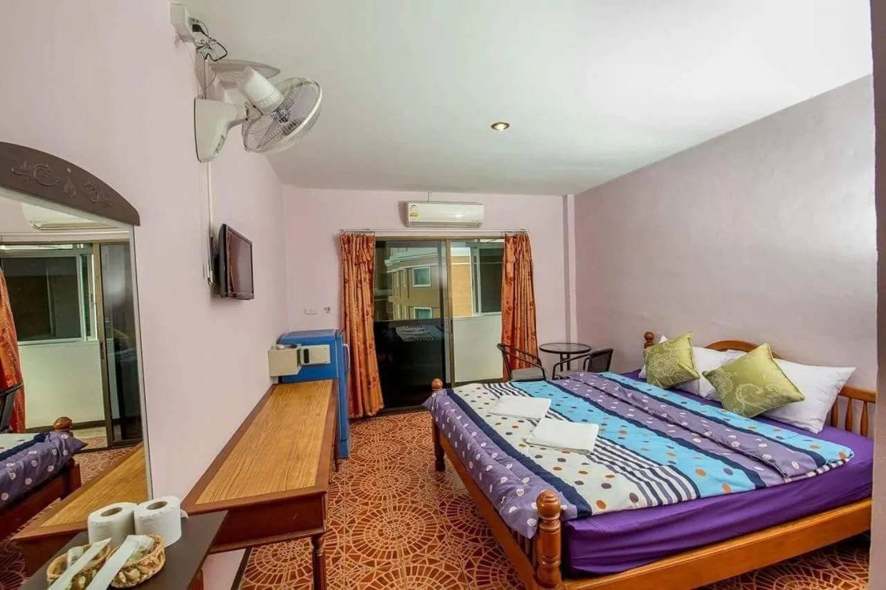 Photo of the whole room, Bed in Nong Guest House
