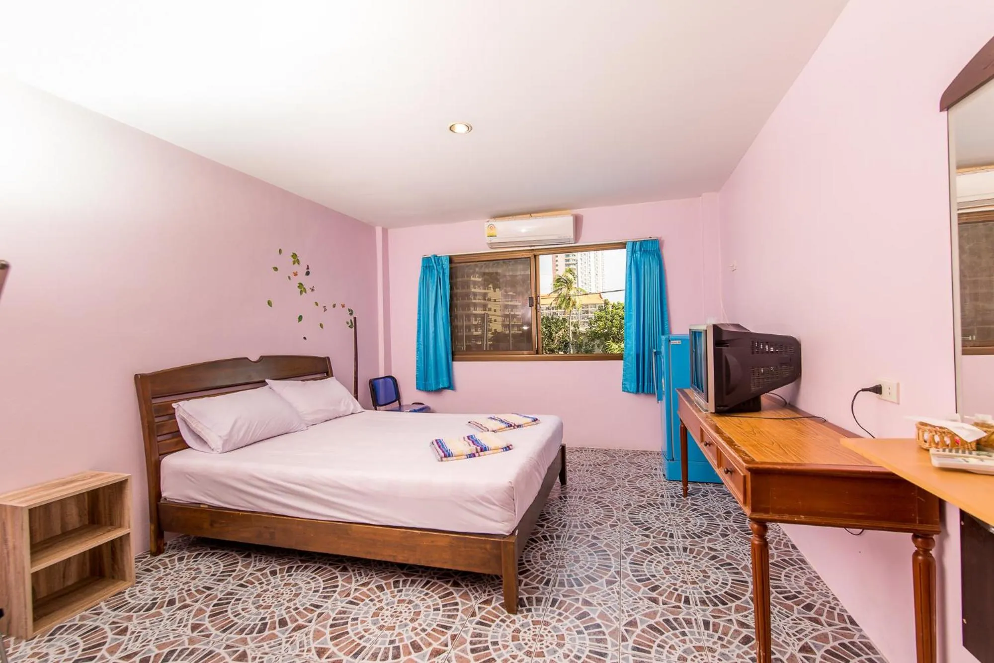 Photo of the whole room, Bed in Nong Guest House