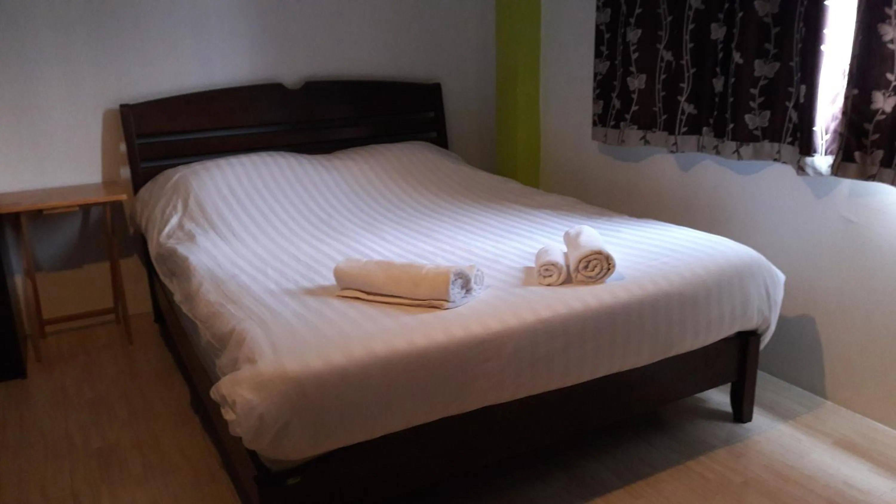 Photo of the whole room, Bed in Nong Guest House