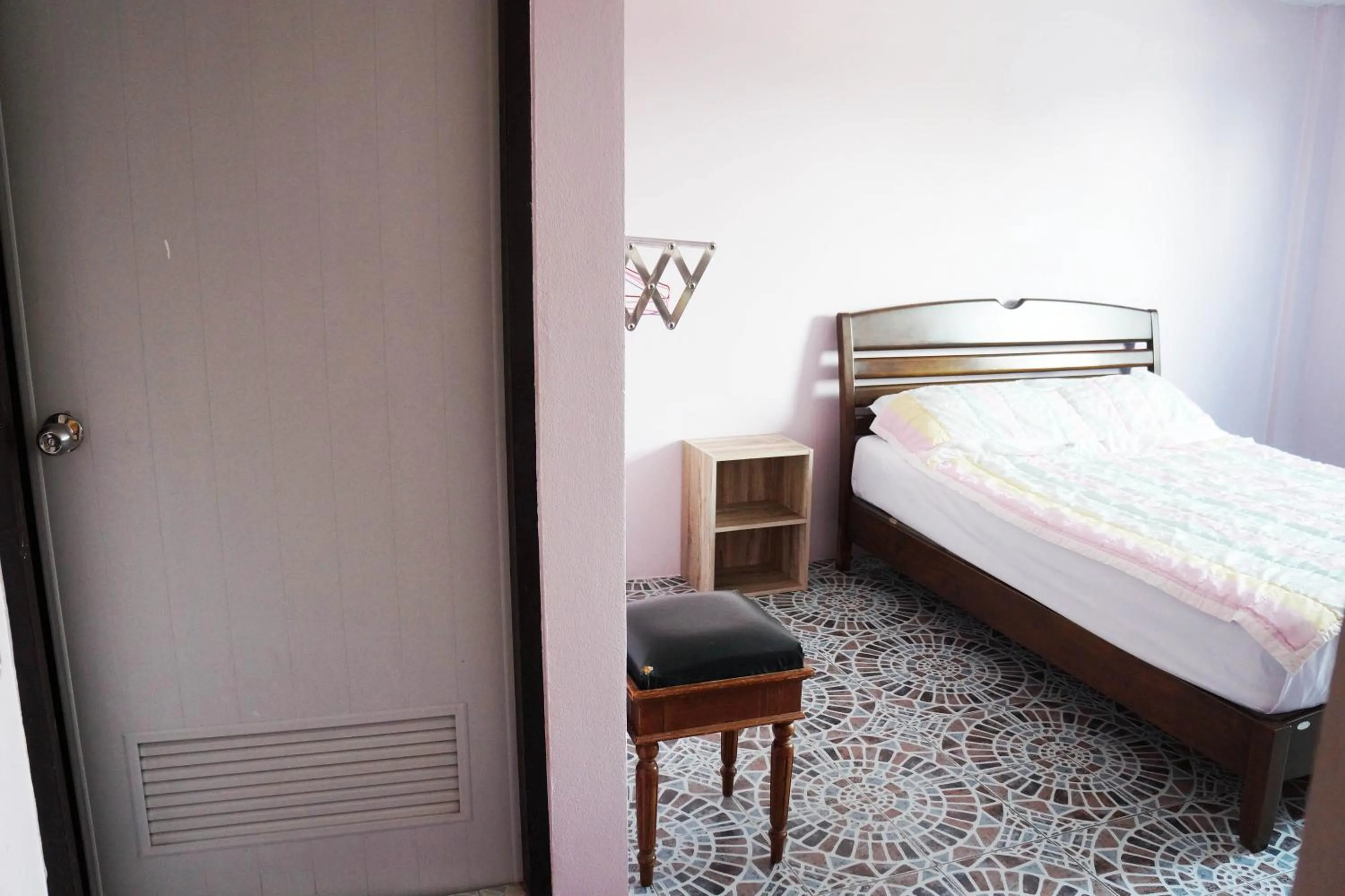 Photo of the whole room, Bed in Nong Guest House