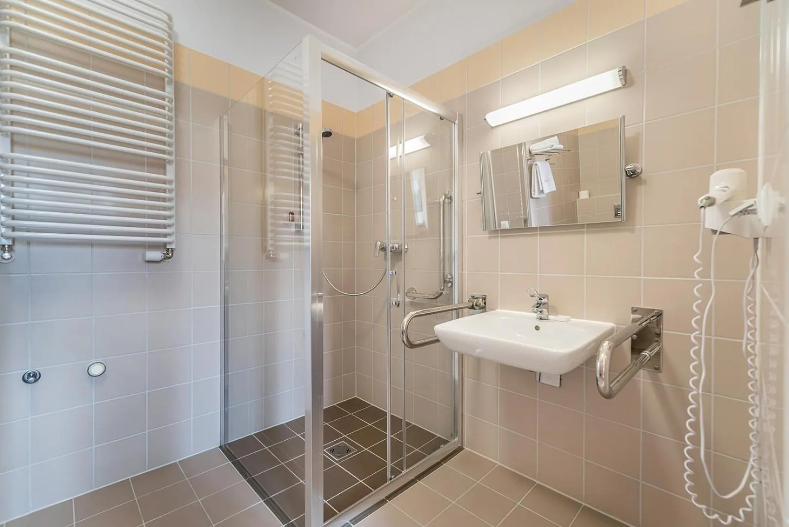 Antonińska Hotel & Apartamenty