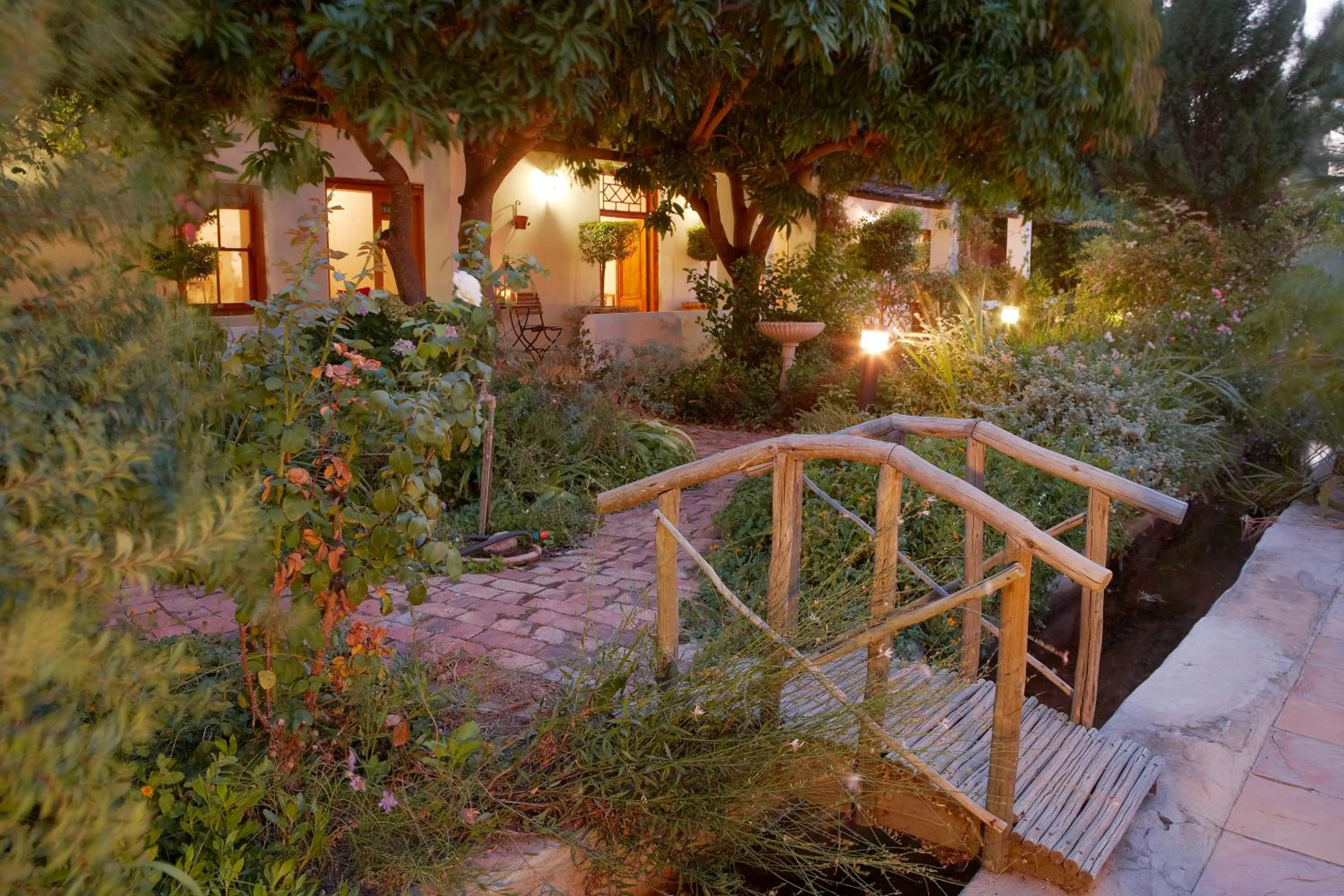 Facade/entrance in Yellow Aloe