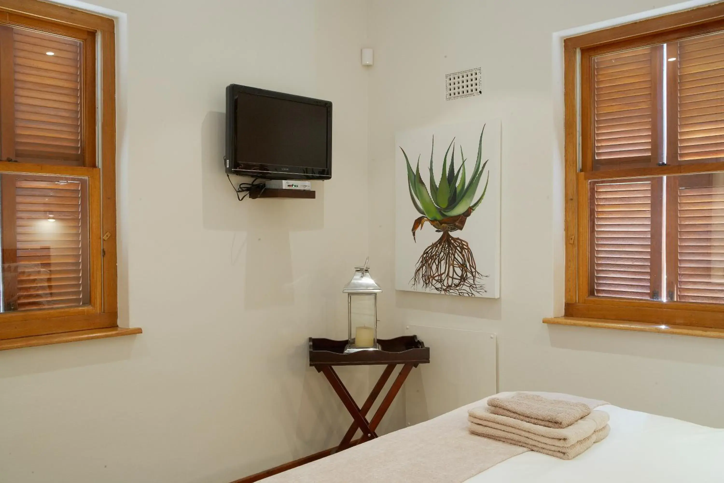 Decorative detail, Bed in Yellow Aloe Decorative detail, Bed in Yellow Aloe