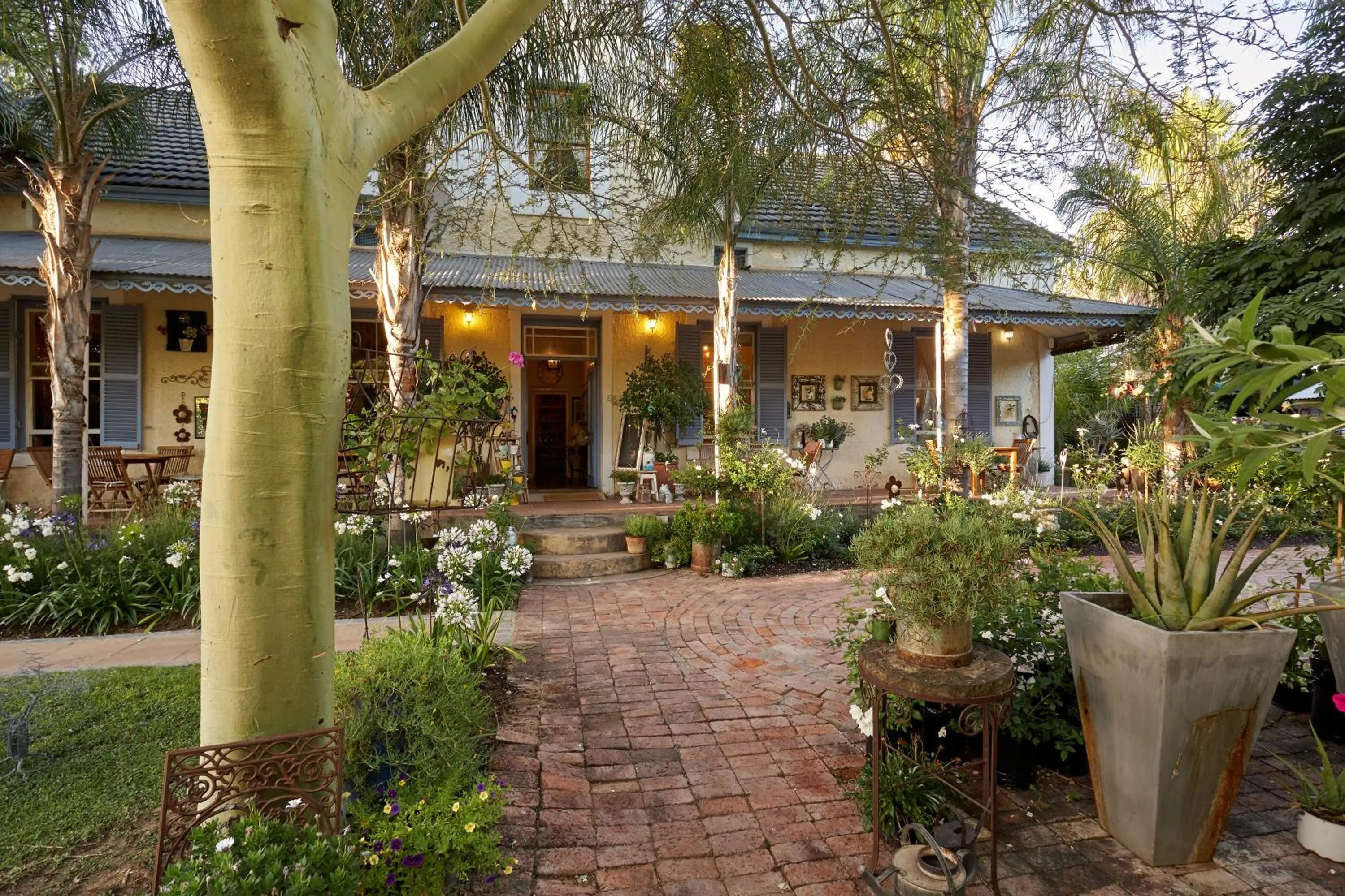 Property building in Yellow Aloe