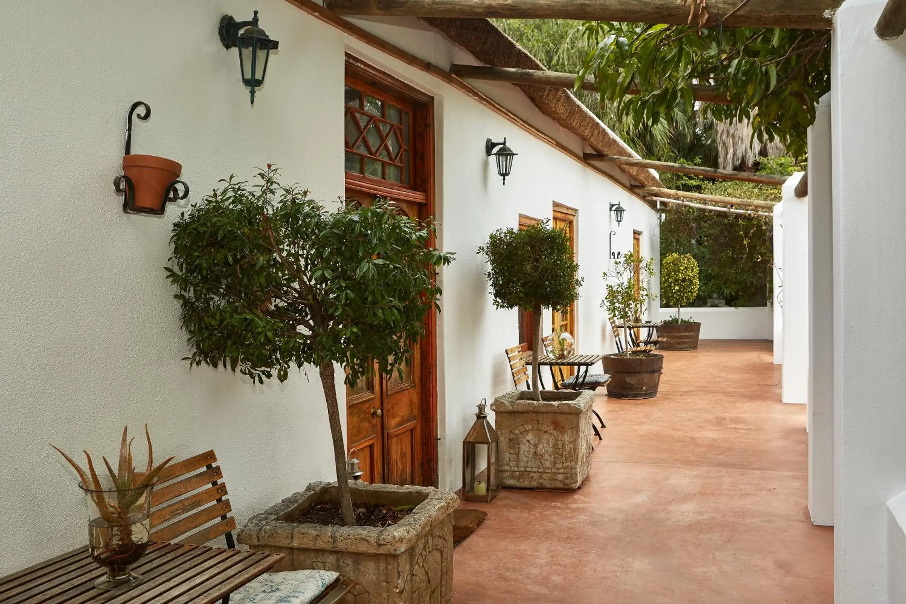 Property building in Yellow Aloe Property building in Yellow Aloe