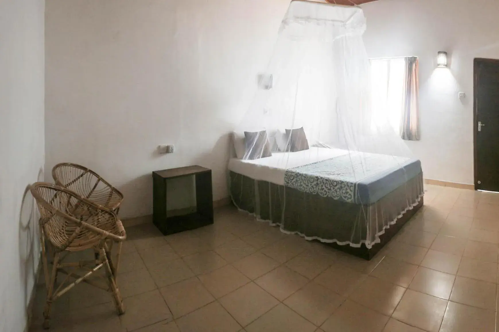 Double Room with Private Bathroom - single occupancy in Hostel First Mirissa Double Room with Private Bathroom - single occupancy in Hostel First Mirissa