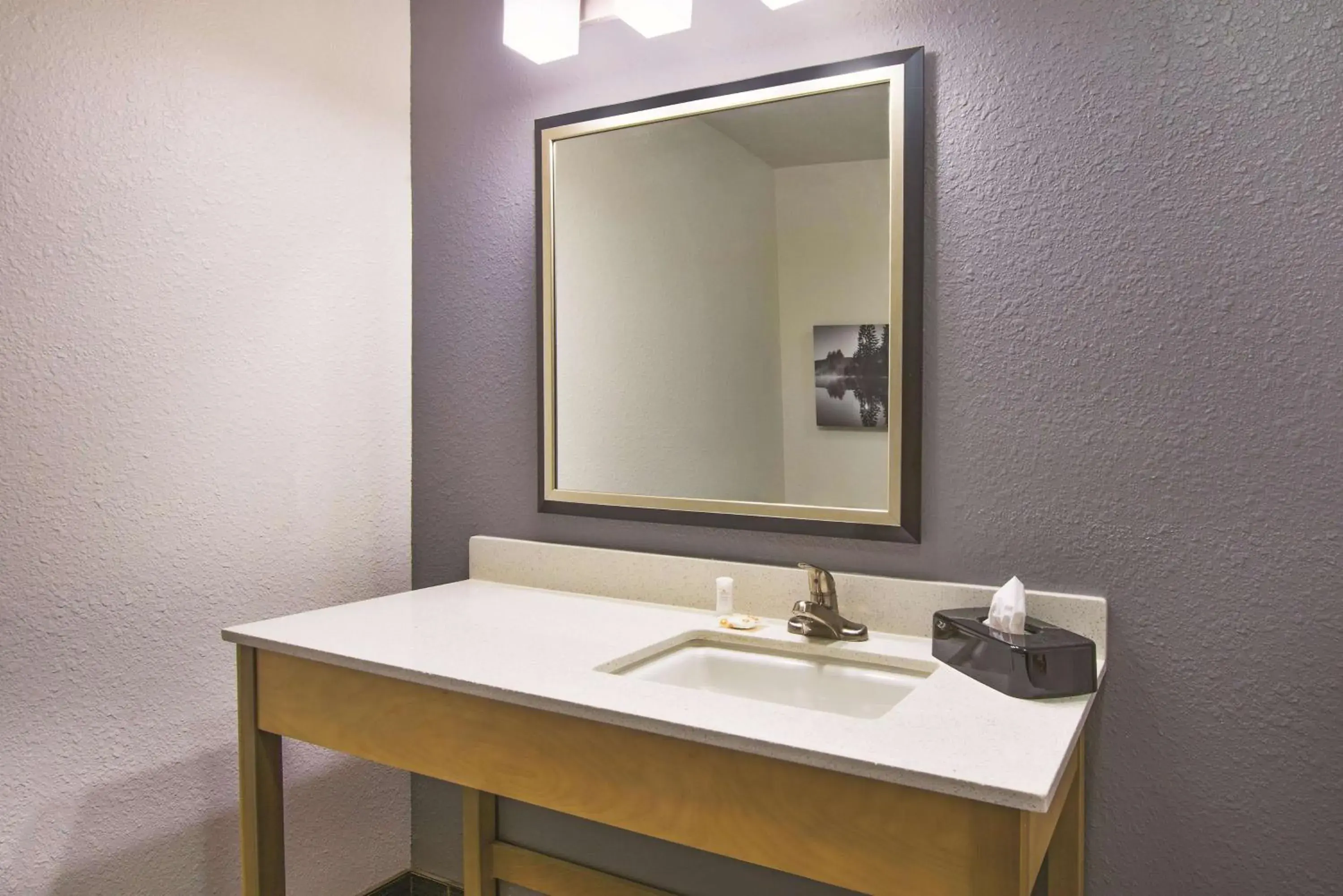 Deluxe King Room - Non-Smoking in La Quinta by Wyndham Morgantown Deluxe King Room - Non-Smoking in La Quinta by Wyndham Morgantown