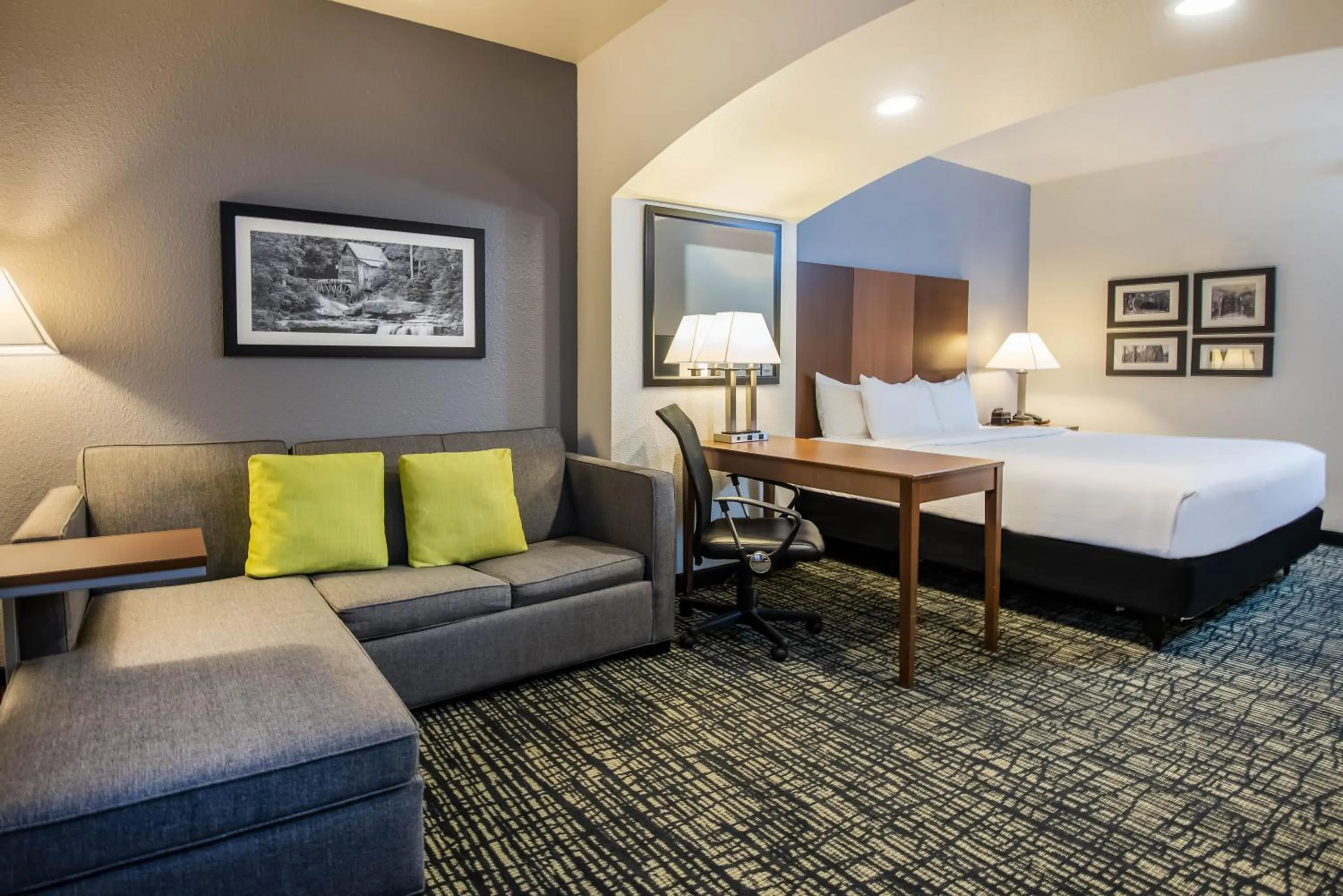 Seating area, Bed in La Quinta by Wyndham Morgantown