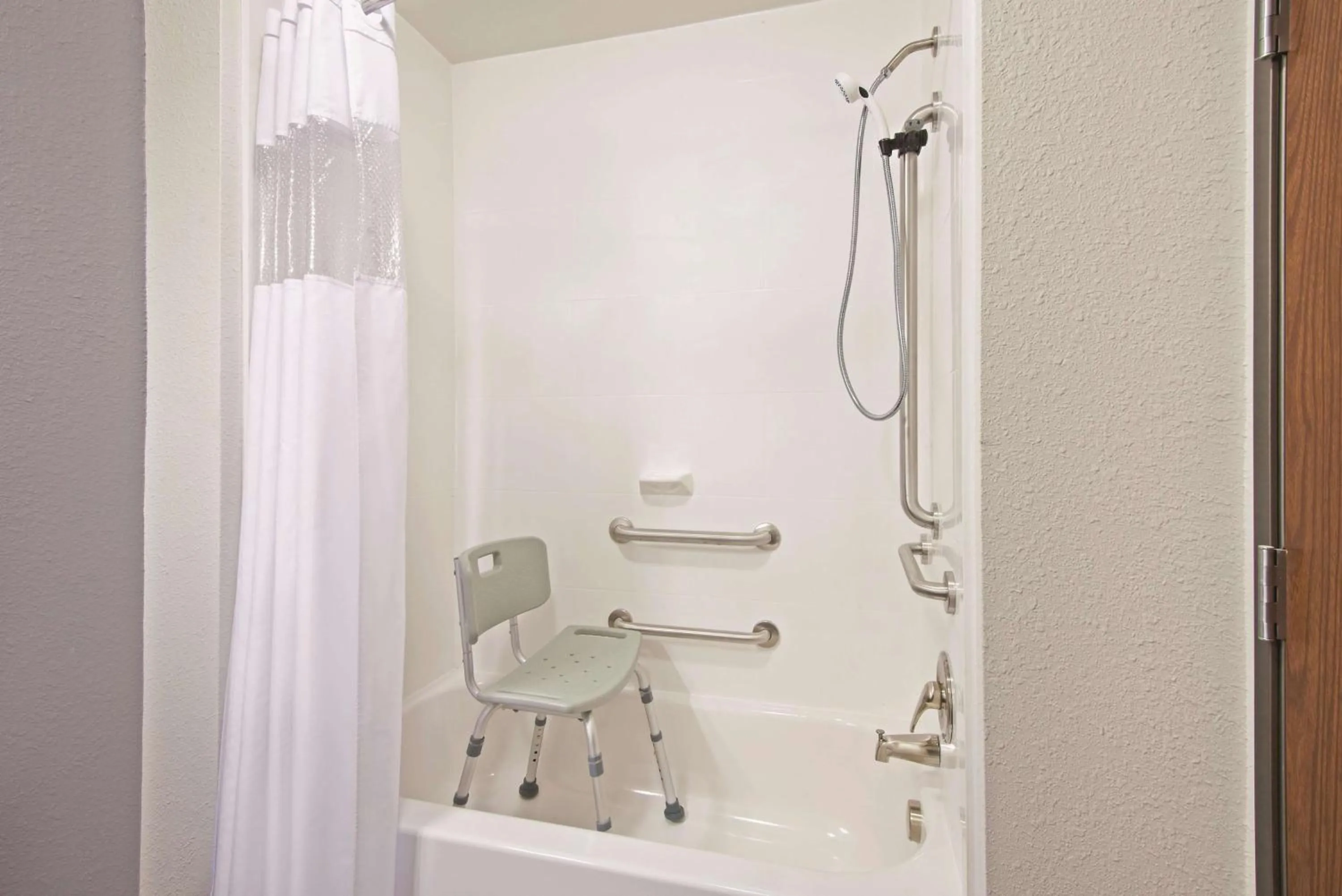 Photo of the whole room in La Quinta by Wyndham Morgantown