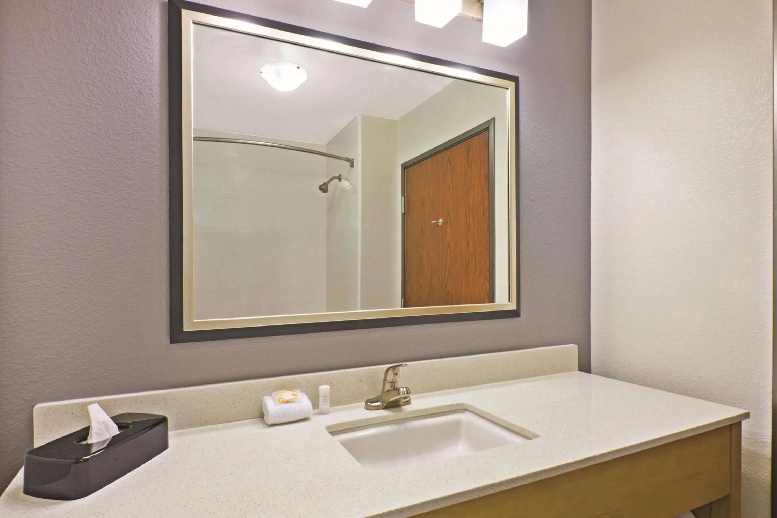 Photo of the whole room in La Quinta by Wyndham Morgantown