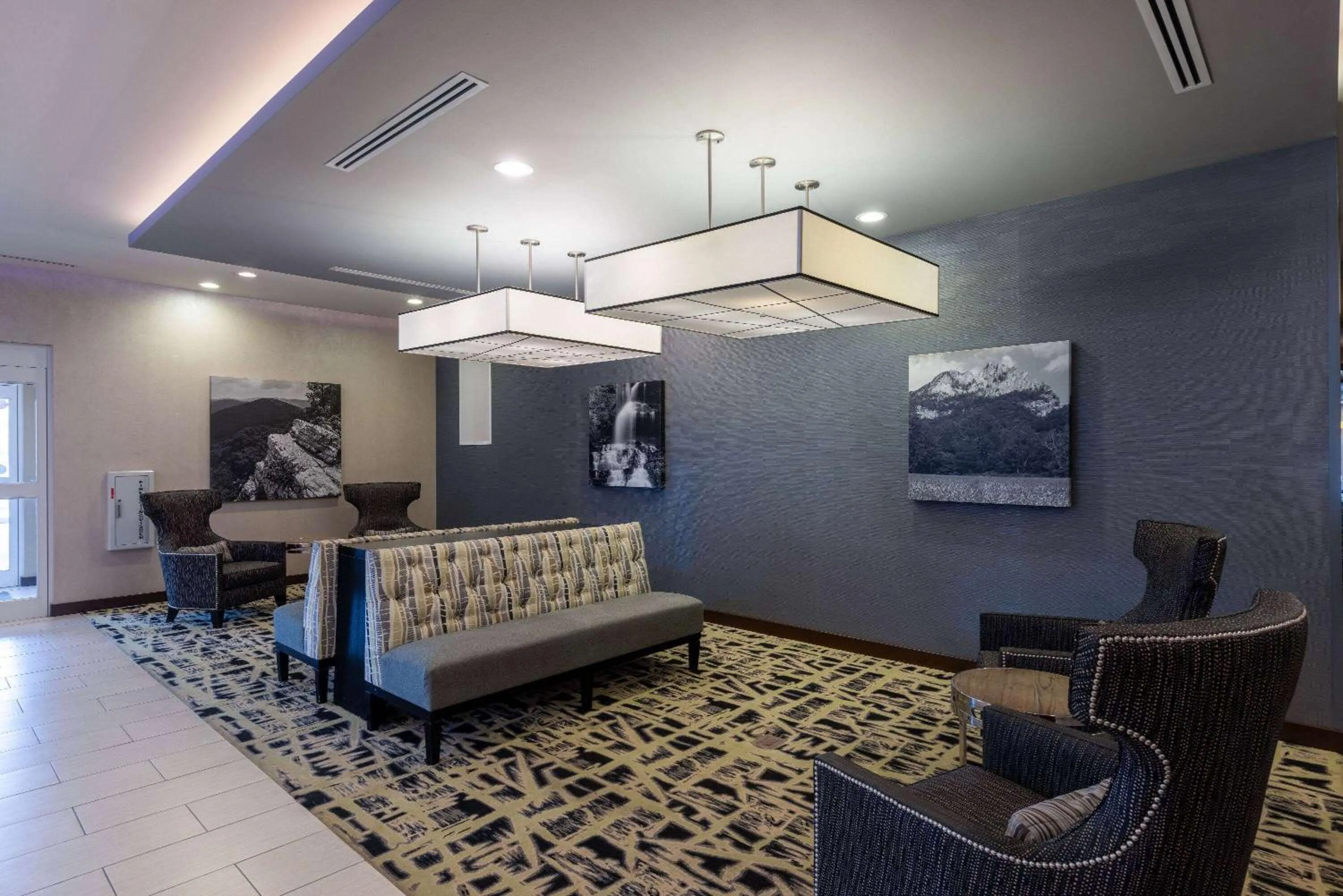 Lobby or reception in La Quinta by Wyndham Morgantown
