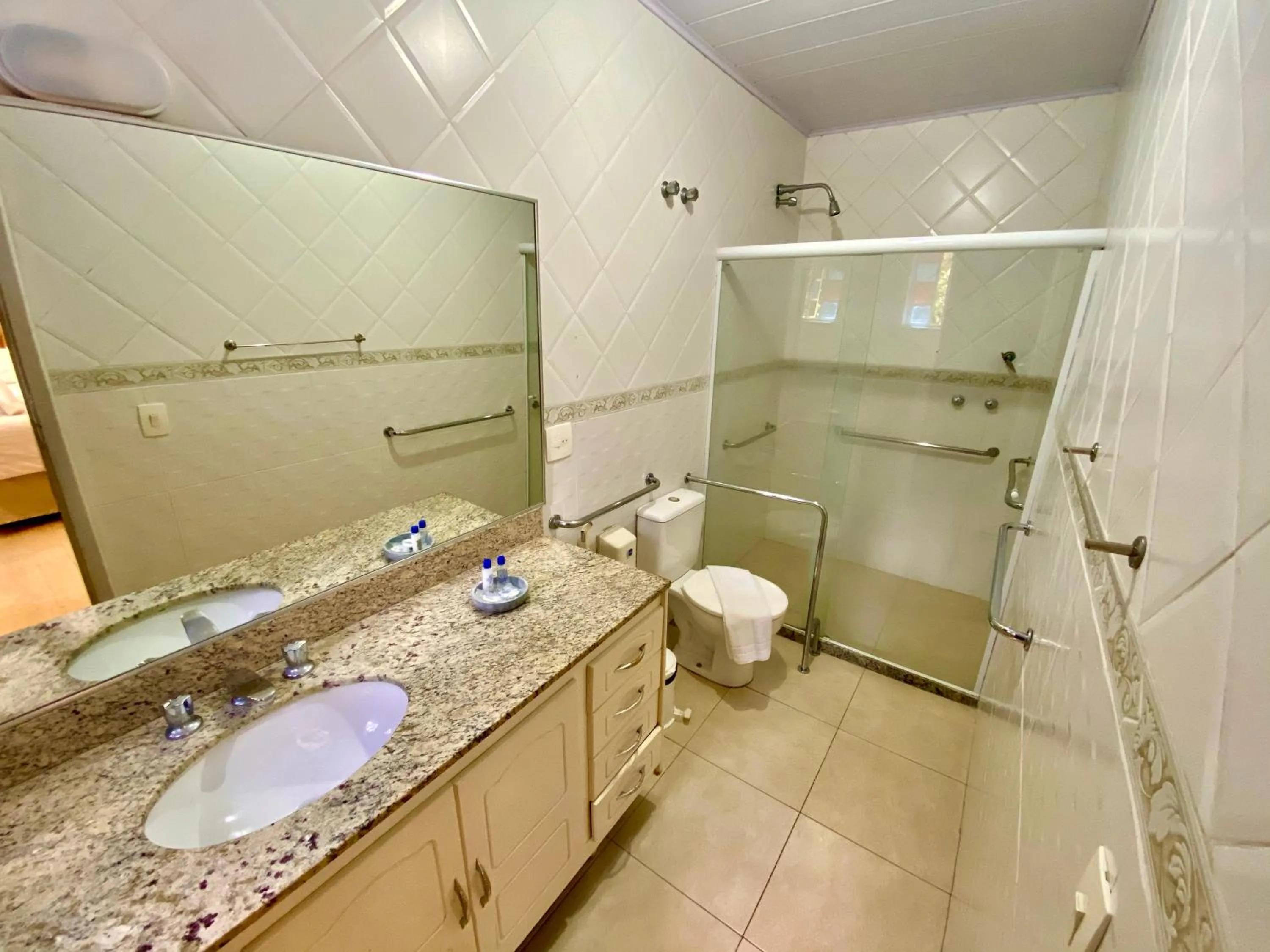 Shower in Hotel Vila Bavária Petrópolis