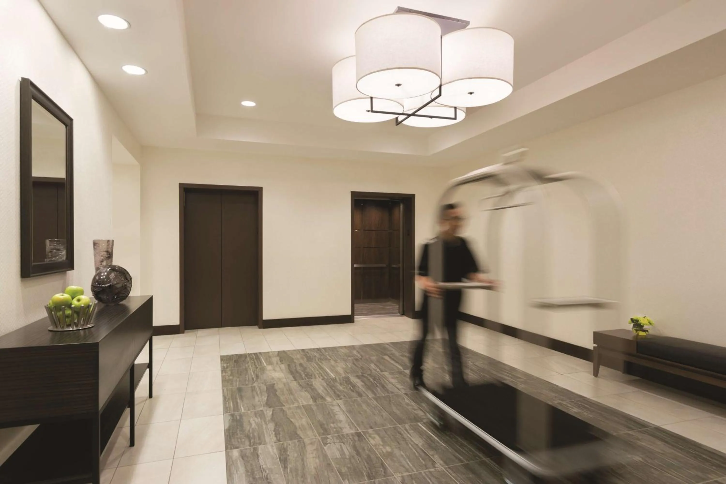 Lobby or reception in Hyatt Place Chicago O'Hare Airport