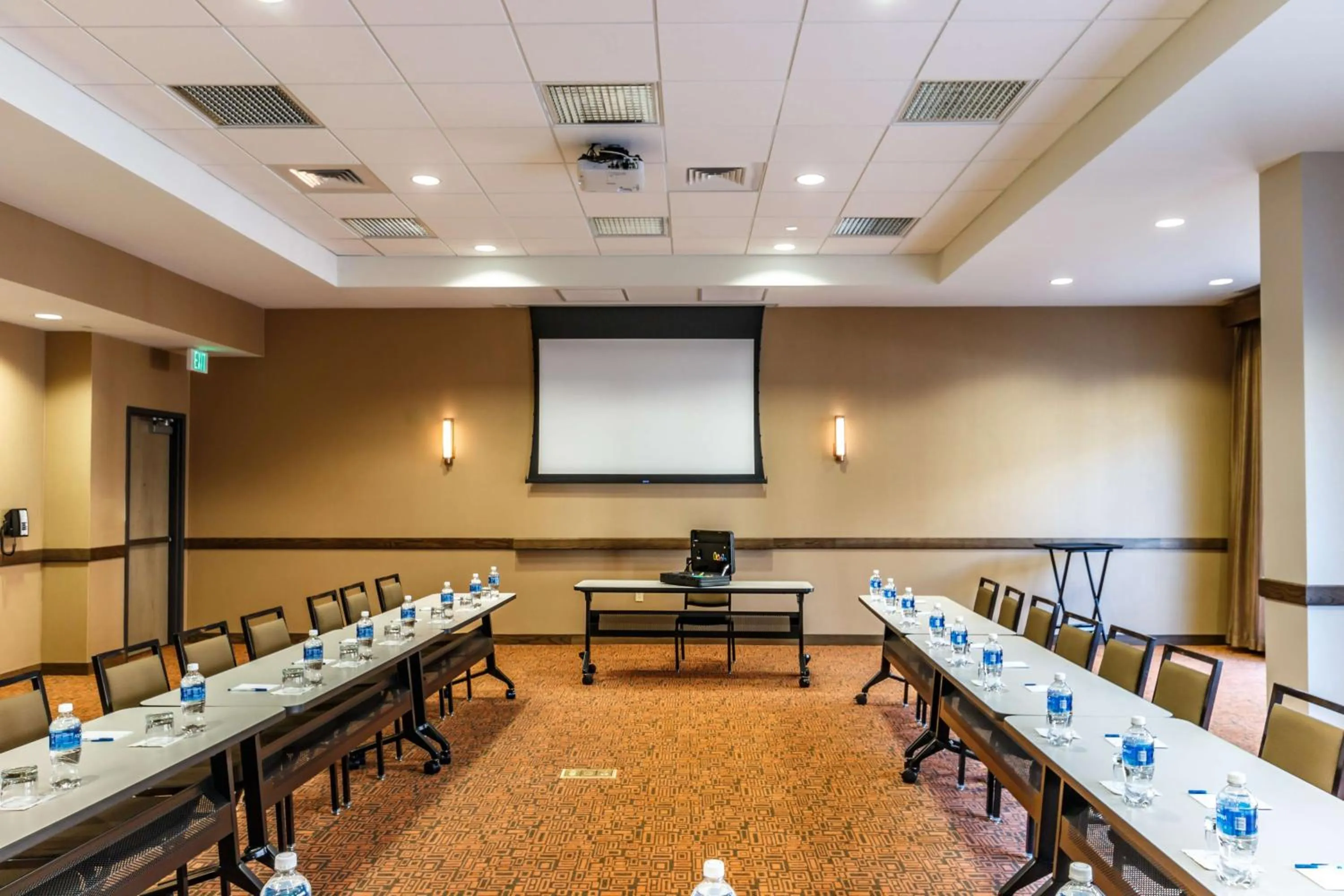 Meeting/conference room in Hyatt House Denver Lakewood Belmar