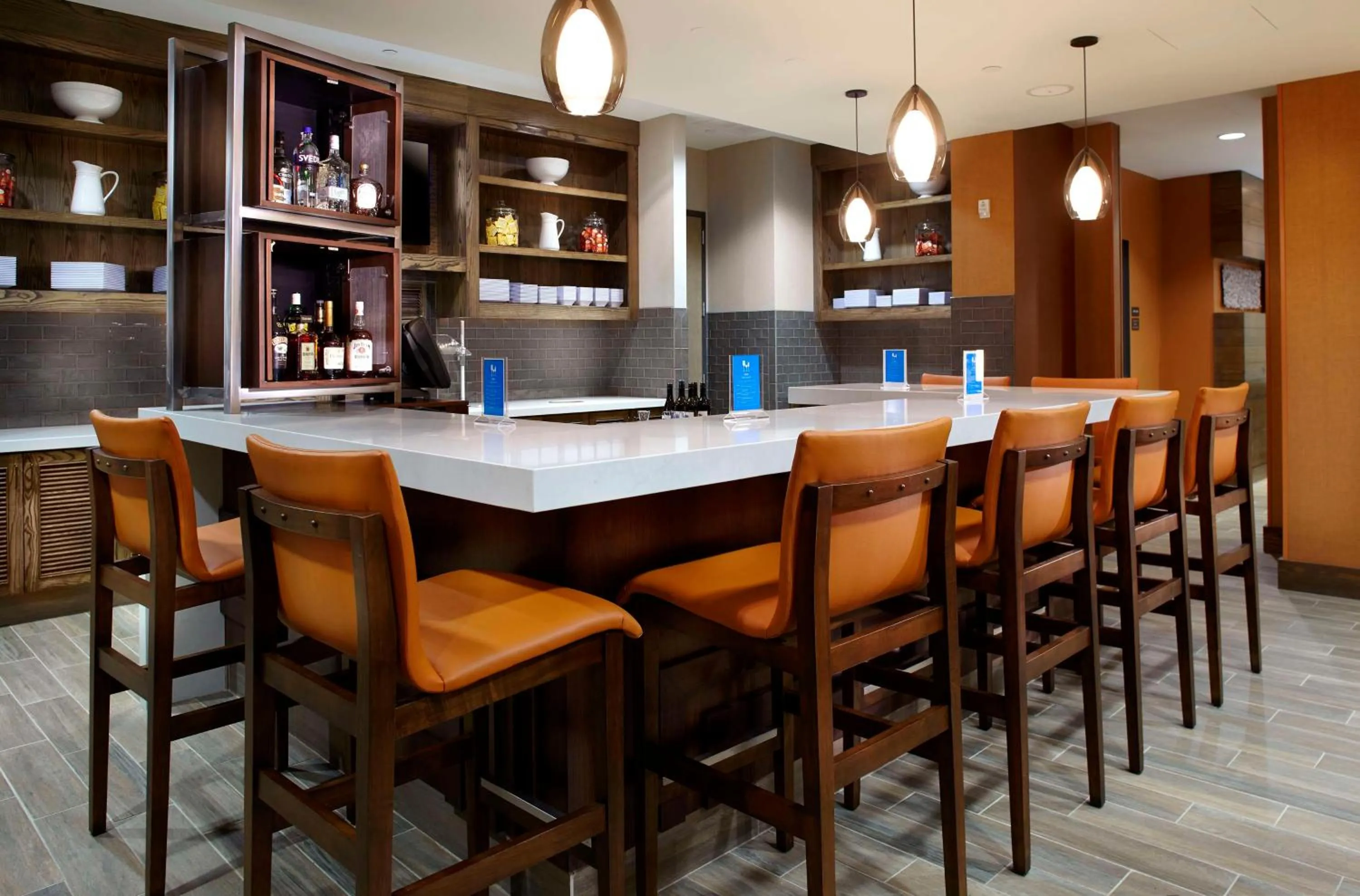 Lounge or bar in Hyatt House Denver Lakewood Belmar