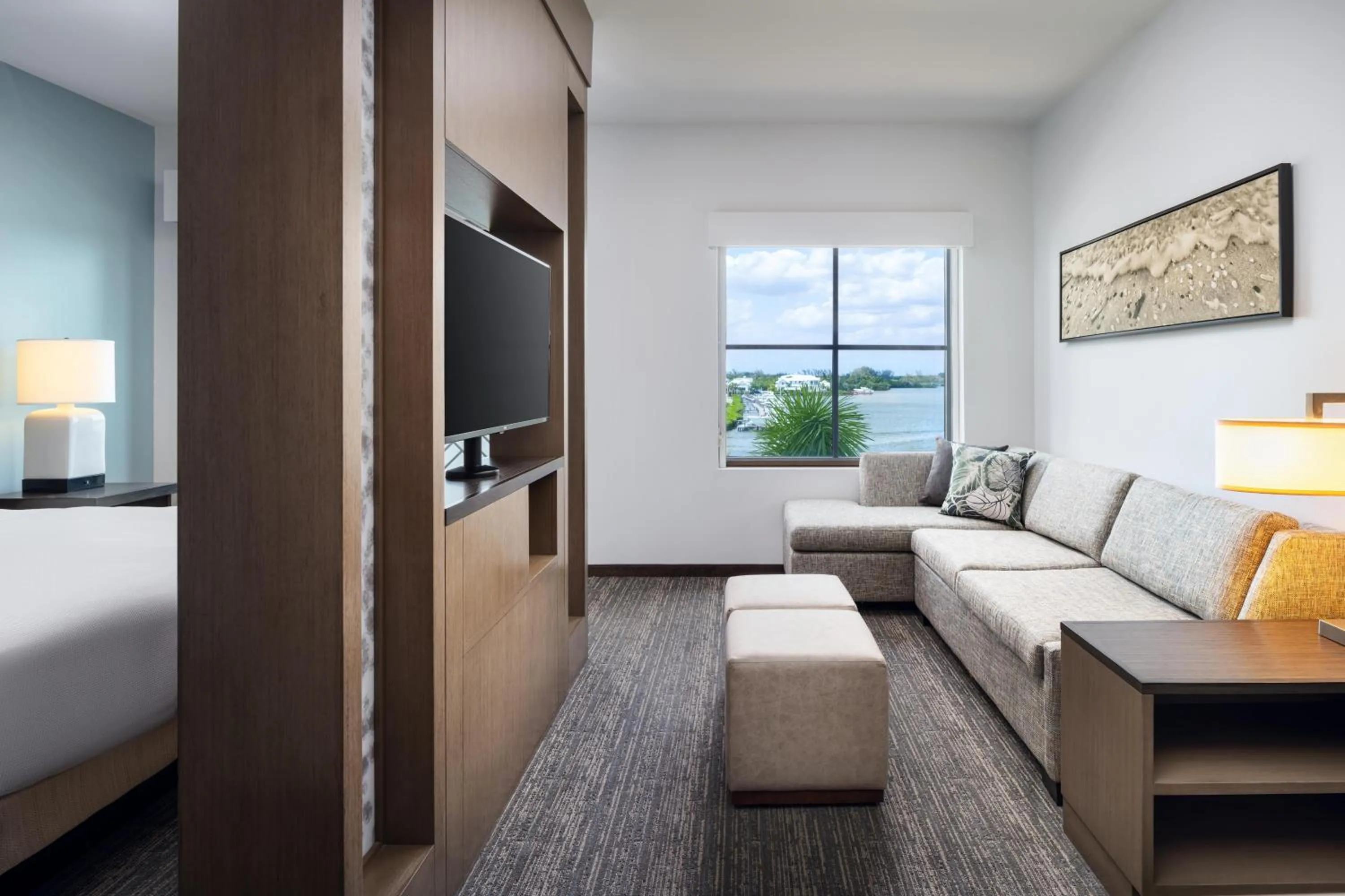 Photo of the whole room, Bed in Hyatt House Naples 5th Avenue