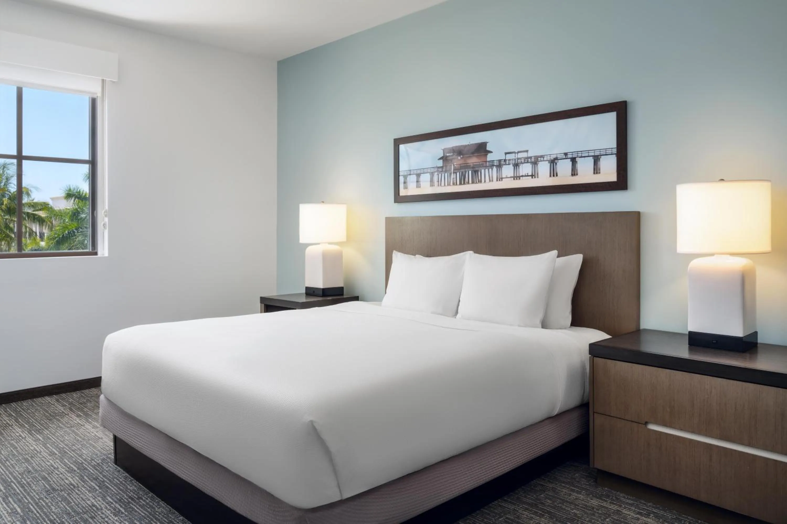 Photo of the whole room, Bed in Hyatt House Naples 5th Avenue