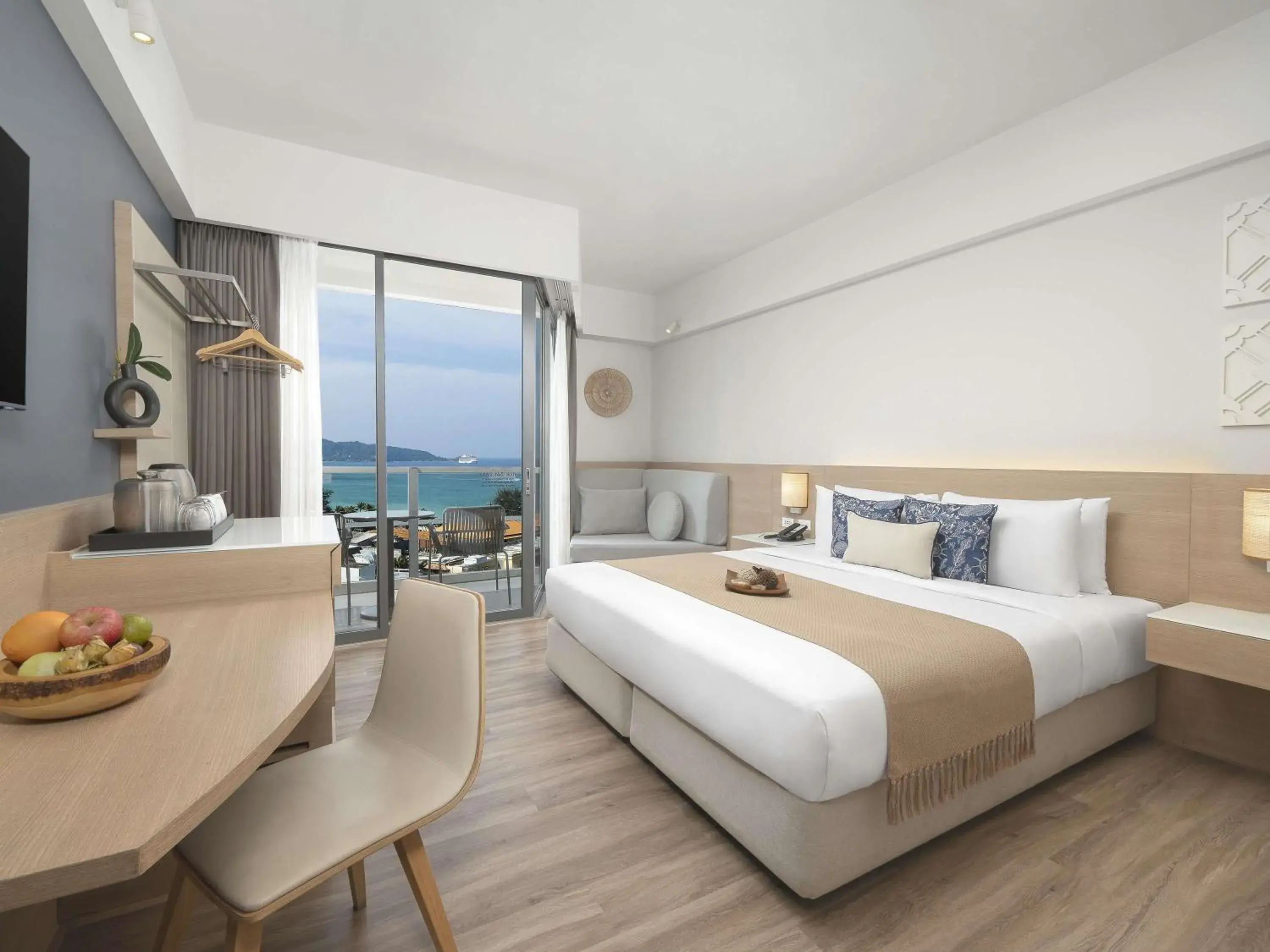 Property building, Bed in Andaman Beach Hotel Phuket - Handwritten Collection Property building, Bed in Andaman Beach Hotel Phuket - Handwritten Collection