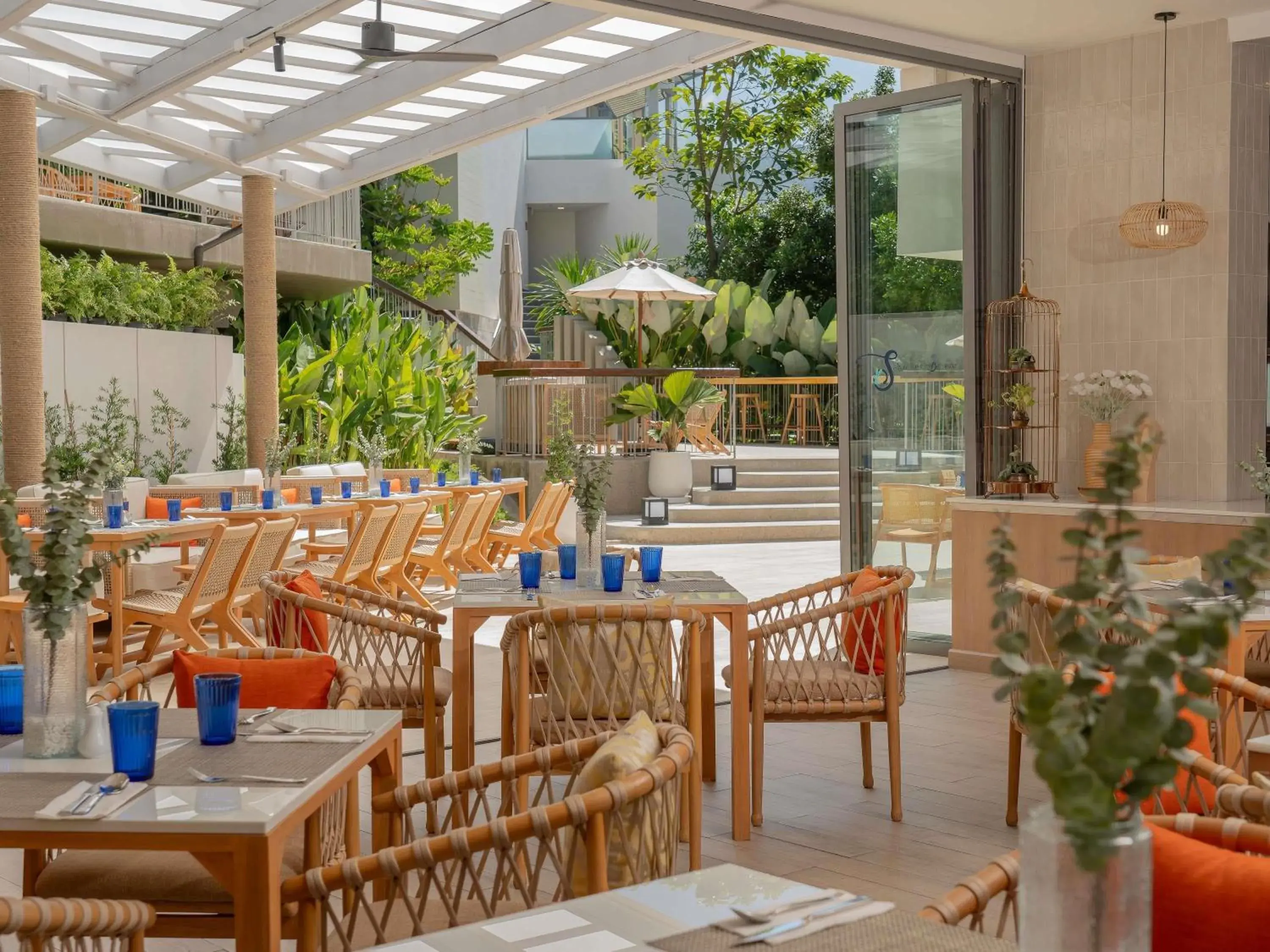 Property building in Andaman Beach Hotel Phuket - Handwritten Collection Property building in Andaman Beach Hotel Phuket - Handwritten Collection