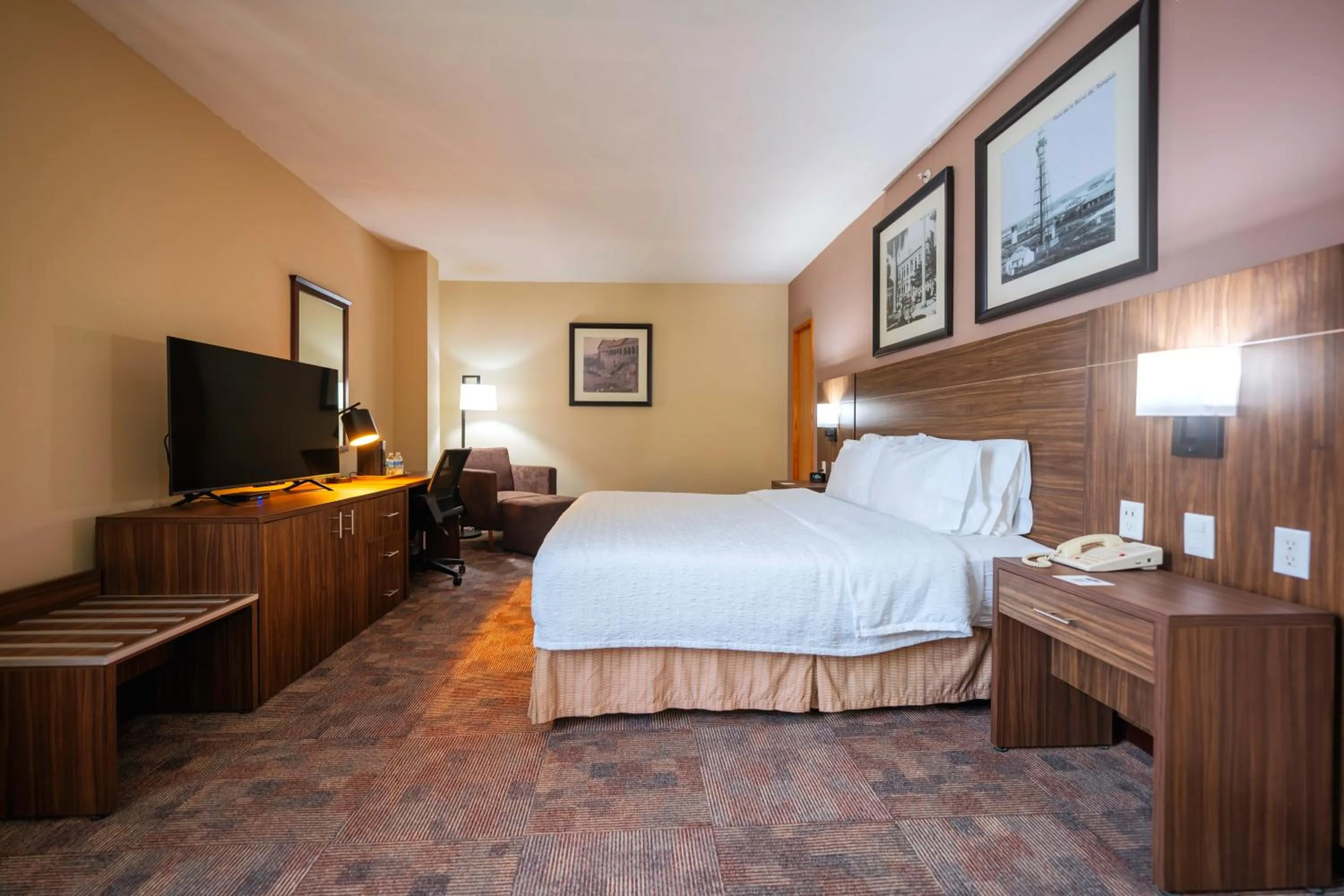 Bed in Hampton Inn Tampico Zona Dorada